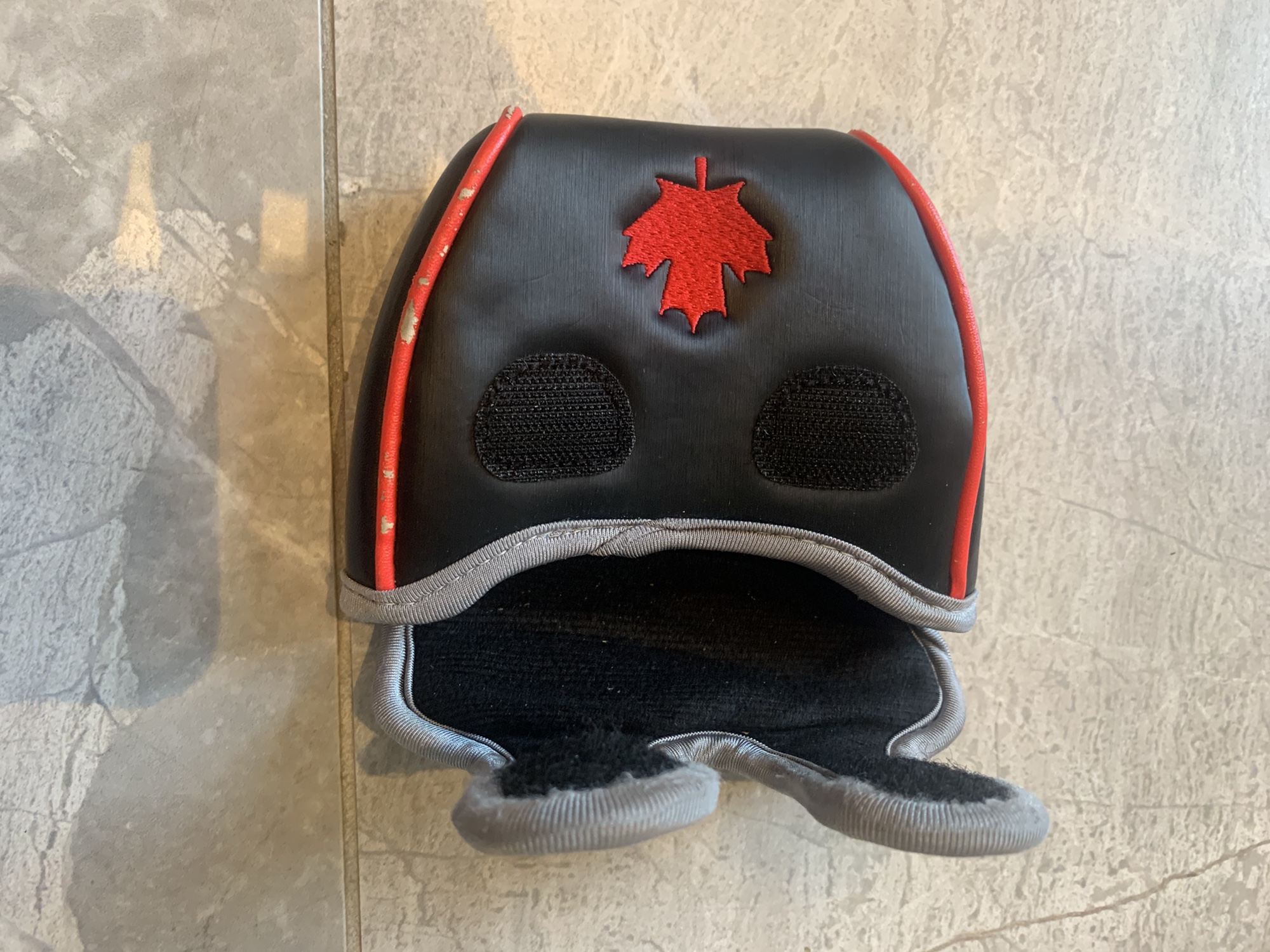 Excellent Condition Leather Canadian Flag Mallet Putter Cover