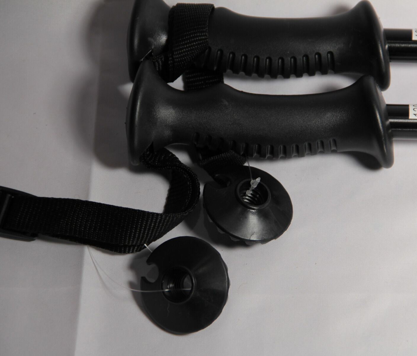 NEW Ski poles adult downhill/alpine Aluminum black/silver Pair with 115cm baskets New SidelineSwap