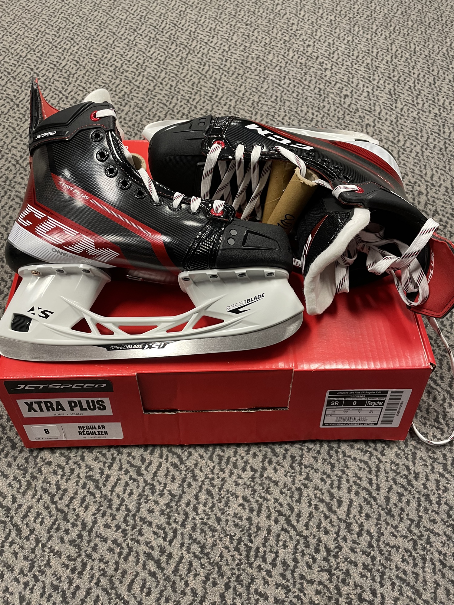 CCM Jetspeed XTRA PLUS size 8 regular width SidelineSwap