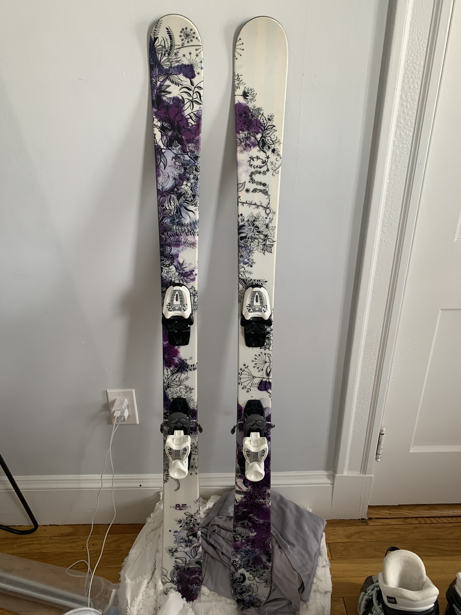 Women's All Mountain Skis SidelineSwap