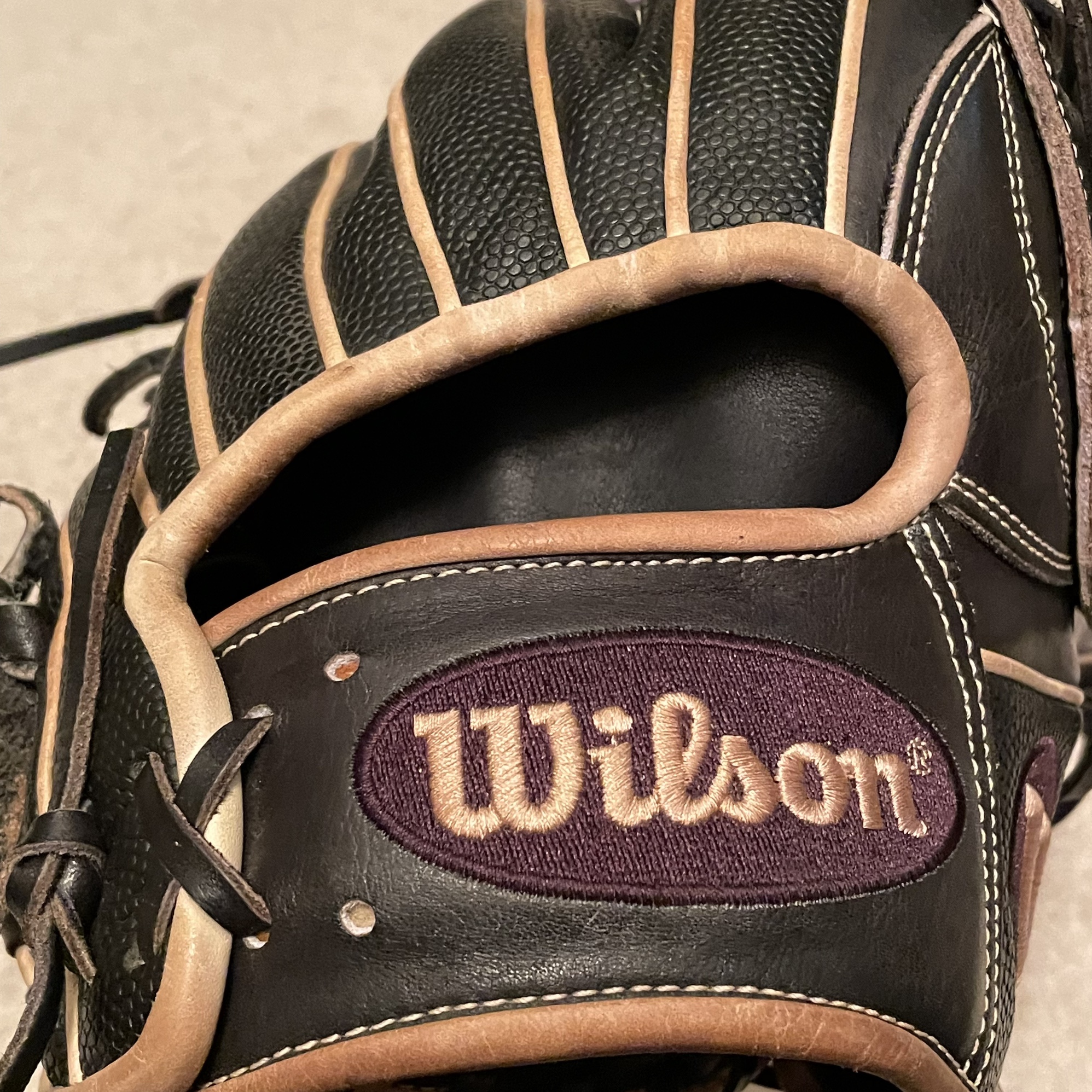 WIlson A2000 1799 12.75" Outfield Baseball Glove RHT SidelineSwap