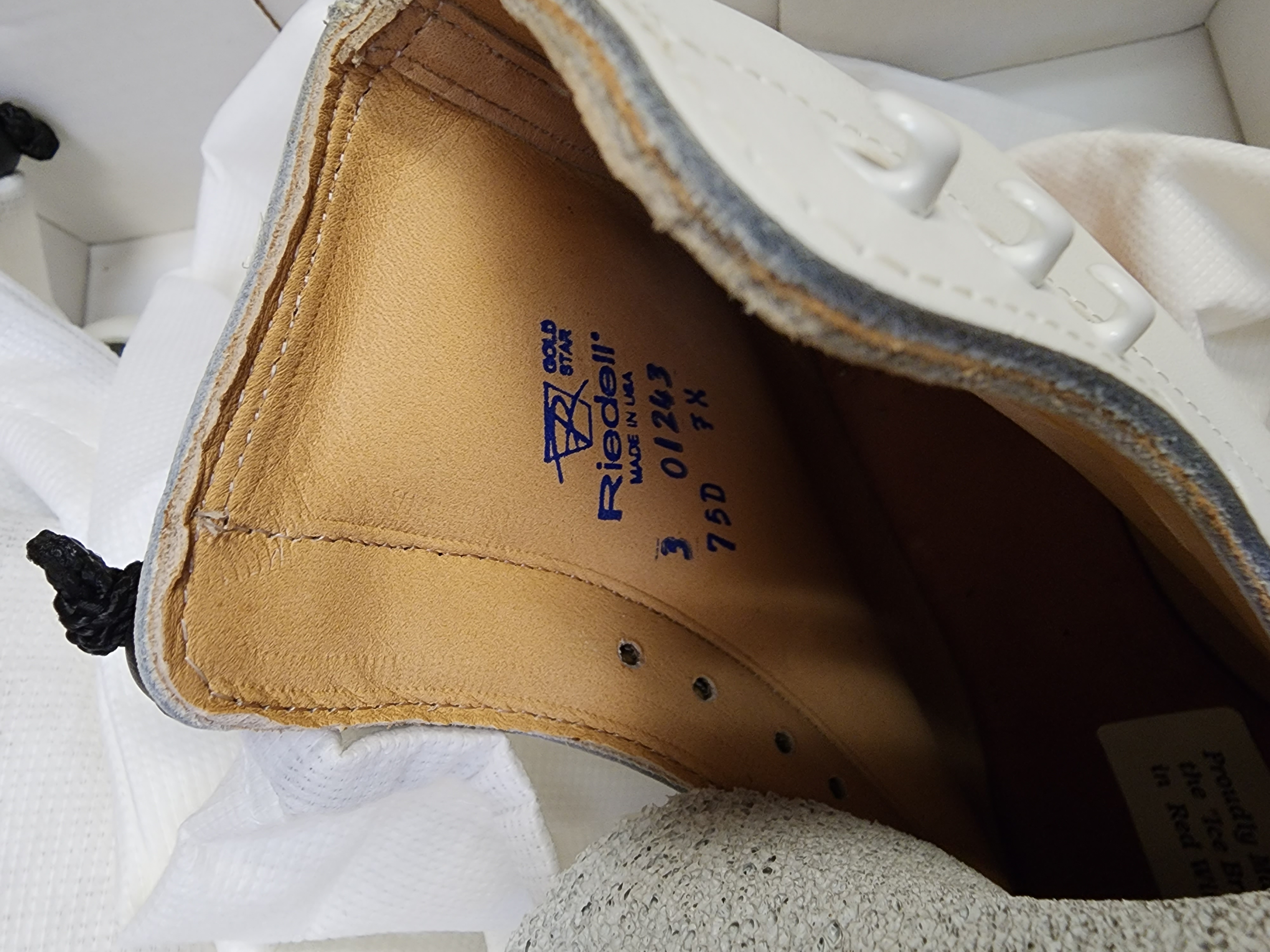 New Riedell Model 75 Figure Skates Size 3 Width D SidelineSwap