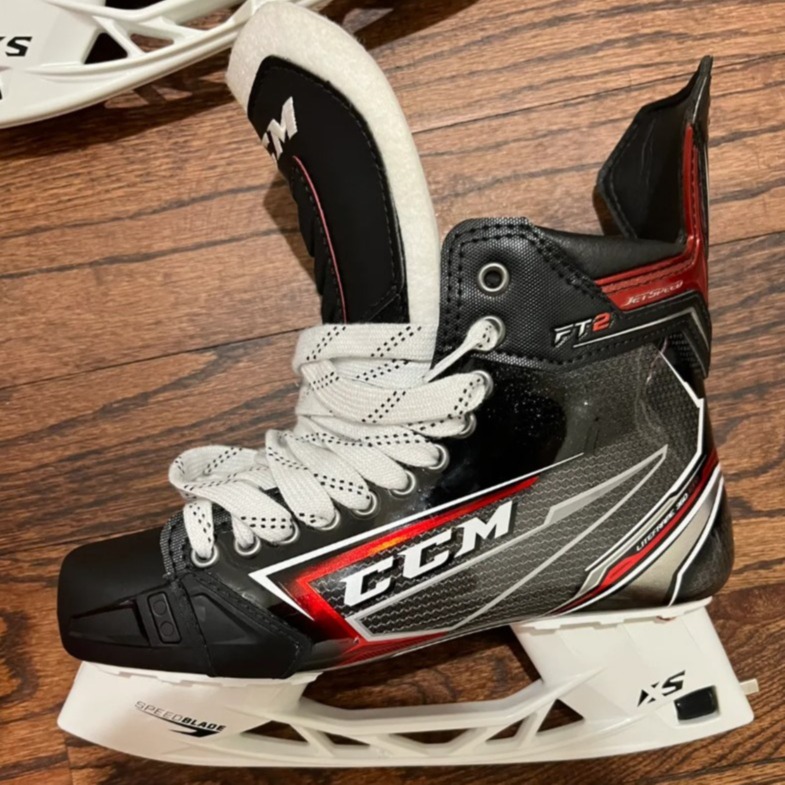 Senior New CCM JetSpeed FT2 Hockey Skates Regular Width Pro Stock Size