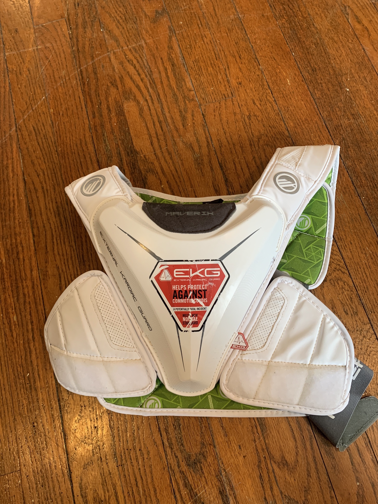 Umbc Lacrosse Team Issues Chest And Shoulder Pads Used Large Maverik M5