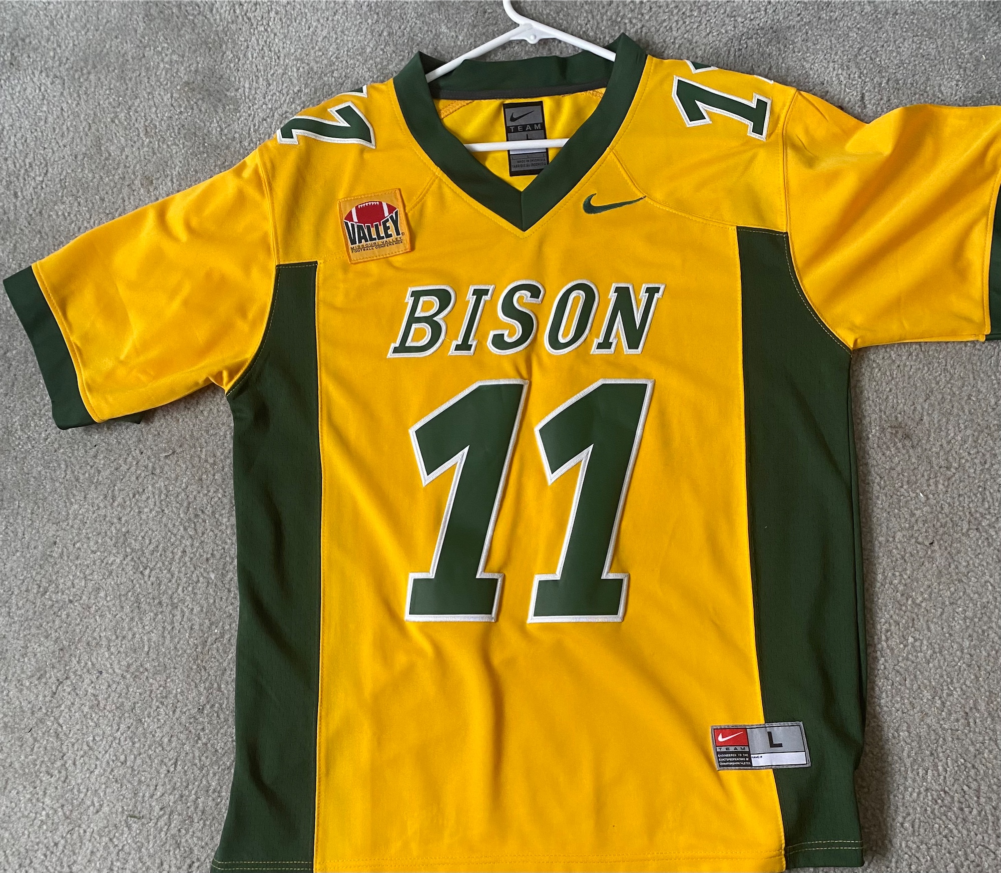 Yellow New Large Nike Jersey SidelineSwap