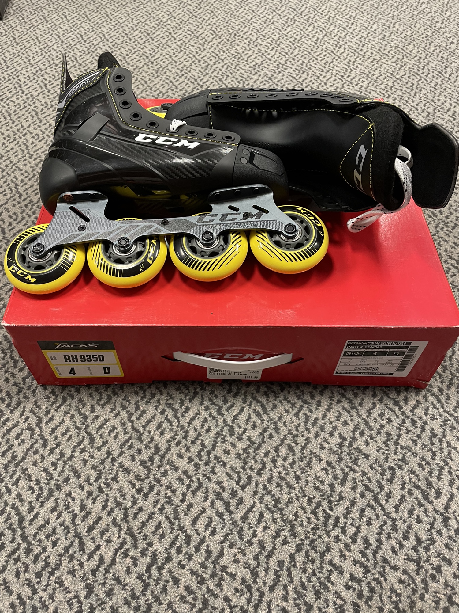 CCM RH9350 size 4 D width roller hockey skate SidelineSwap