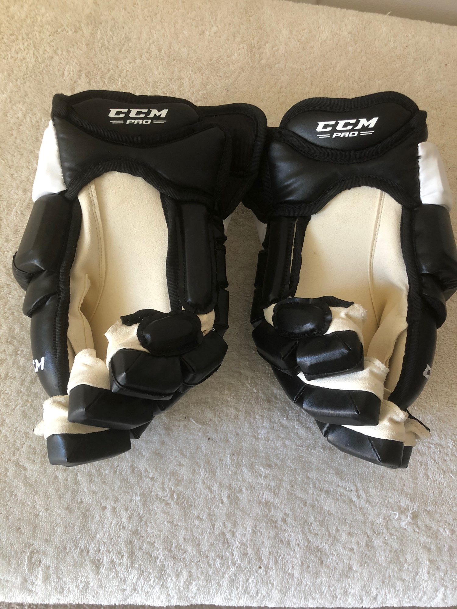 SIDNEY CROSBY CUSTOM CCM TEAM ISSUED LEATHER HOCKEY GLOVES SidelineSwap
