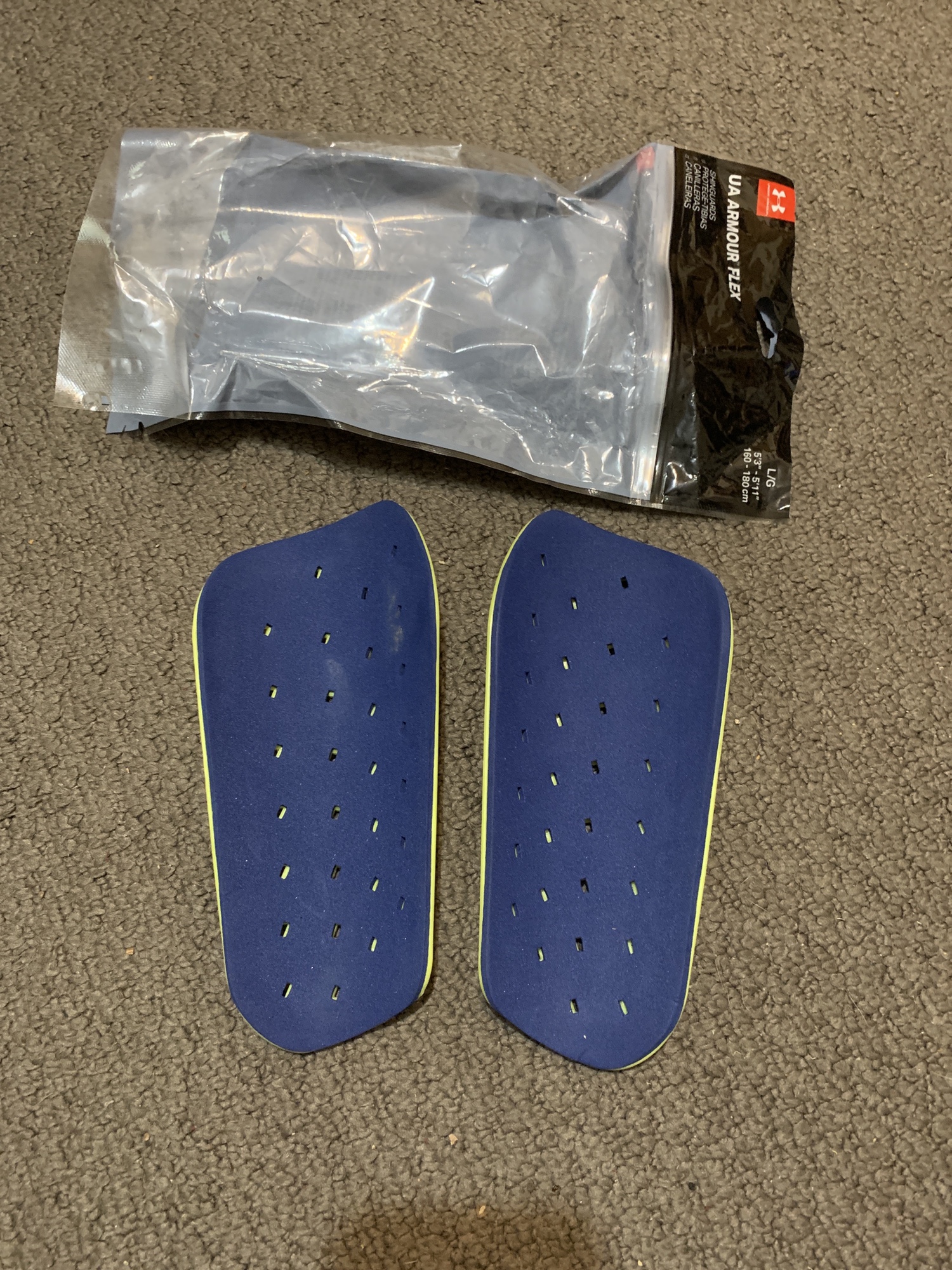 Unisex Large Under Armour Shin Guards SidelineSwap