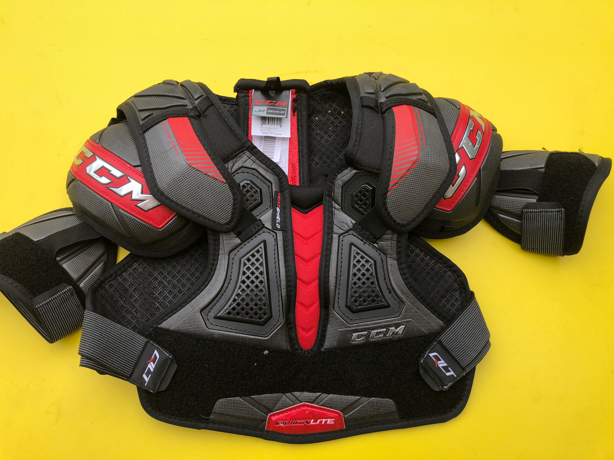 New Junior Medium CCM QuickLite Shoulder Pads SidelineSwap