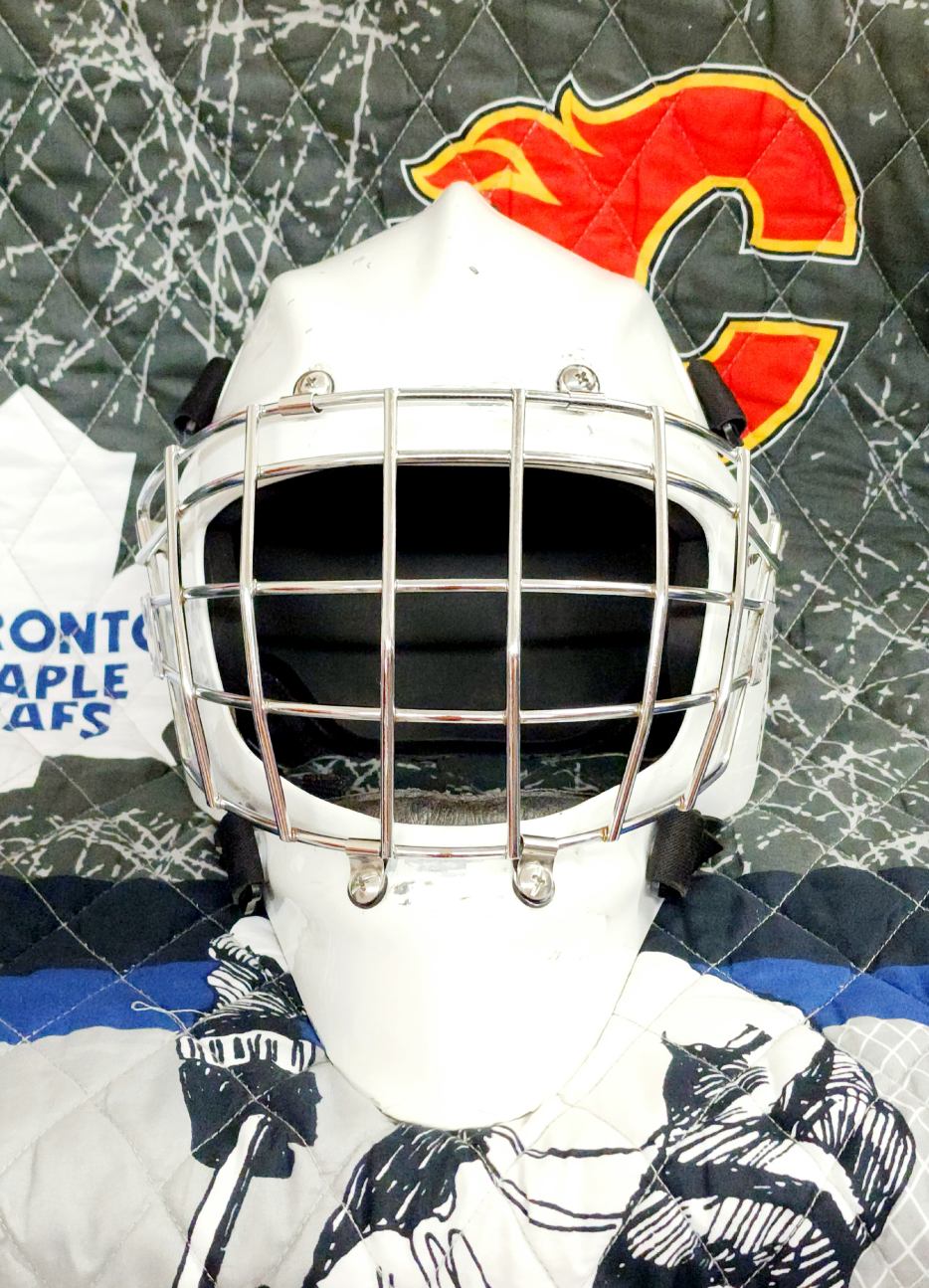 Coveted 906 Goalie Mask - Senior Small | SidelineSwap