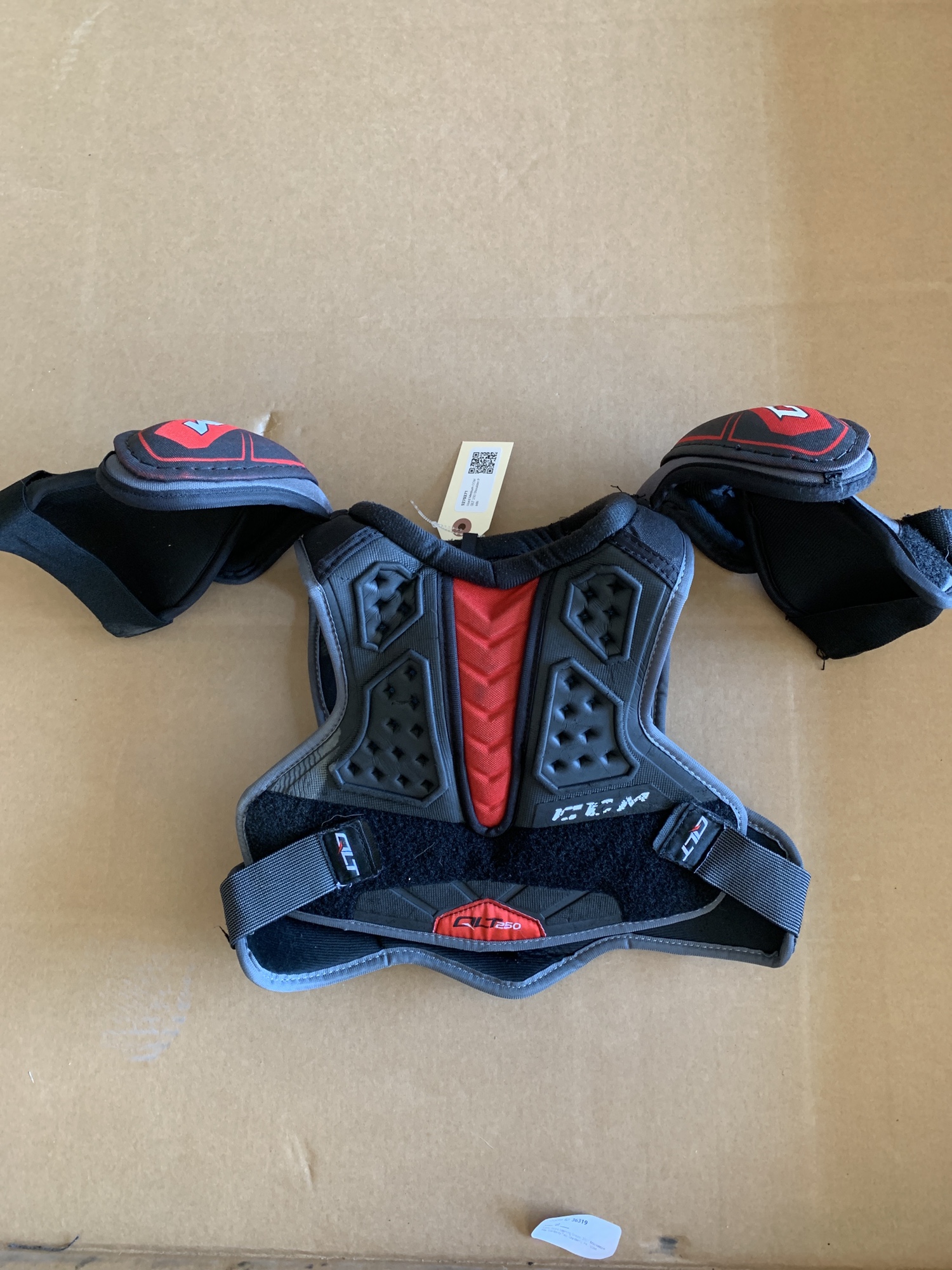 Used Medium CCM QLT 250 Shoulder Pads SidelineSwap