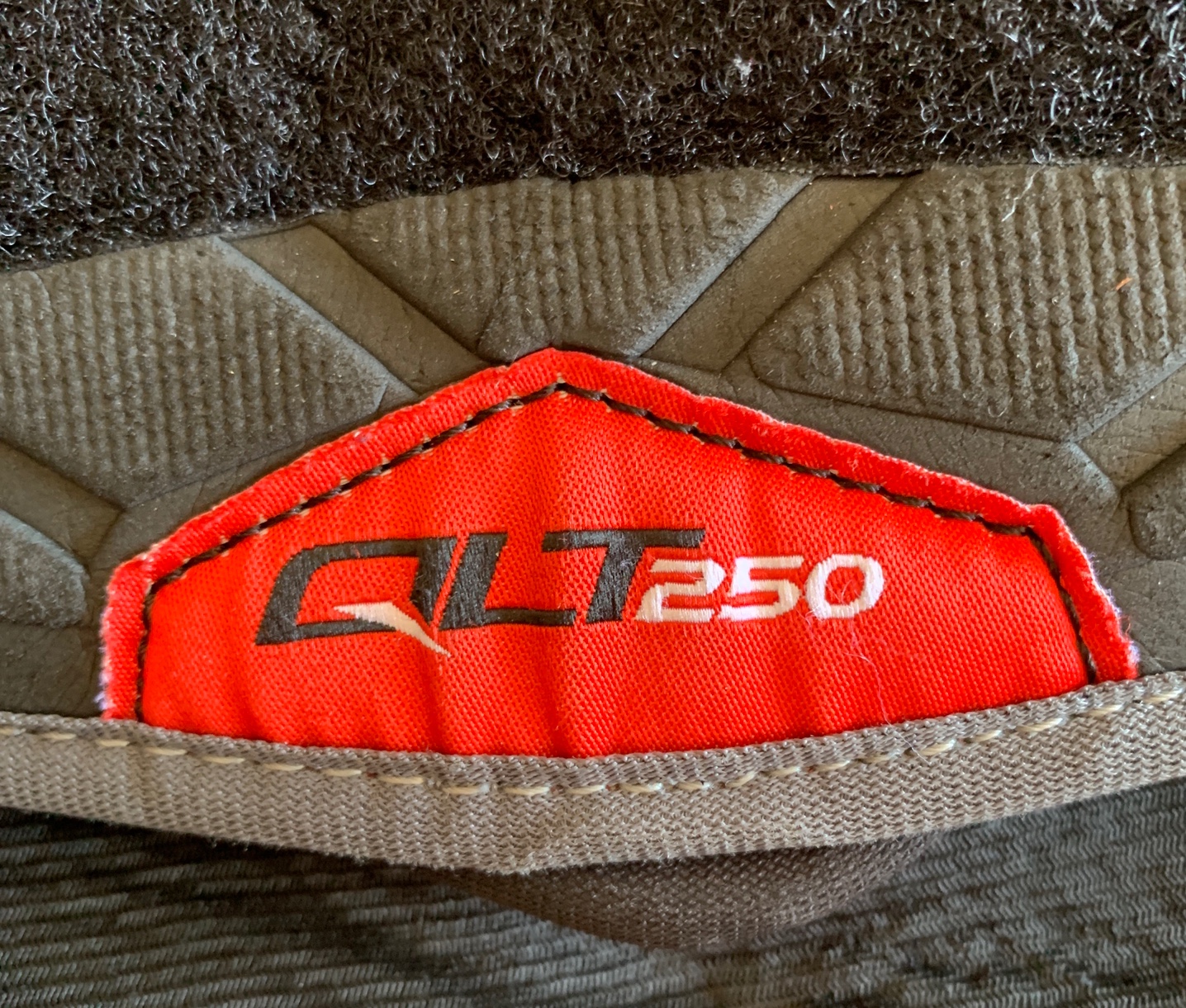 Used Medium CCM QLT 250 Shoulder Pads SidelineSwap