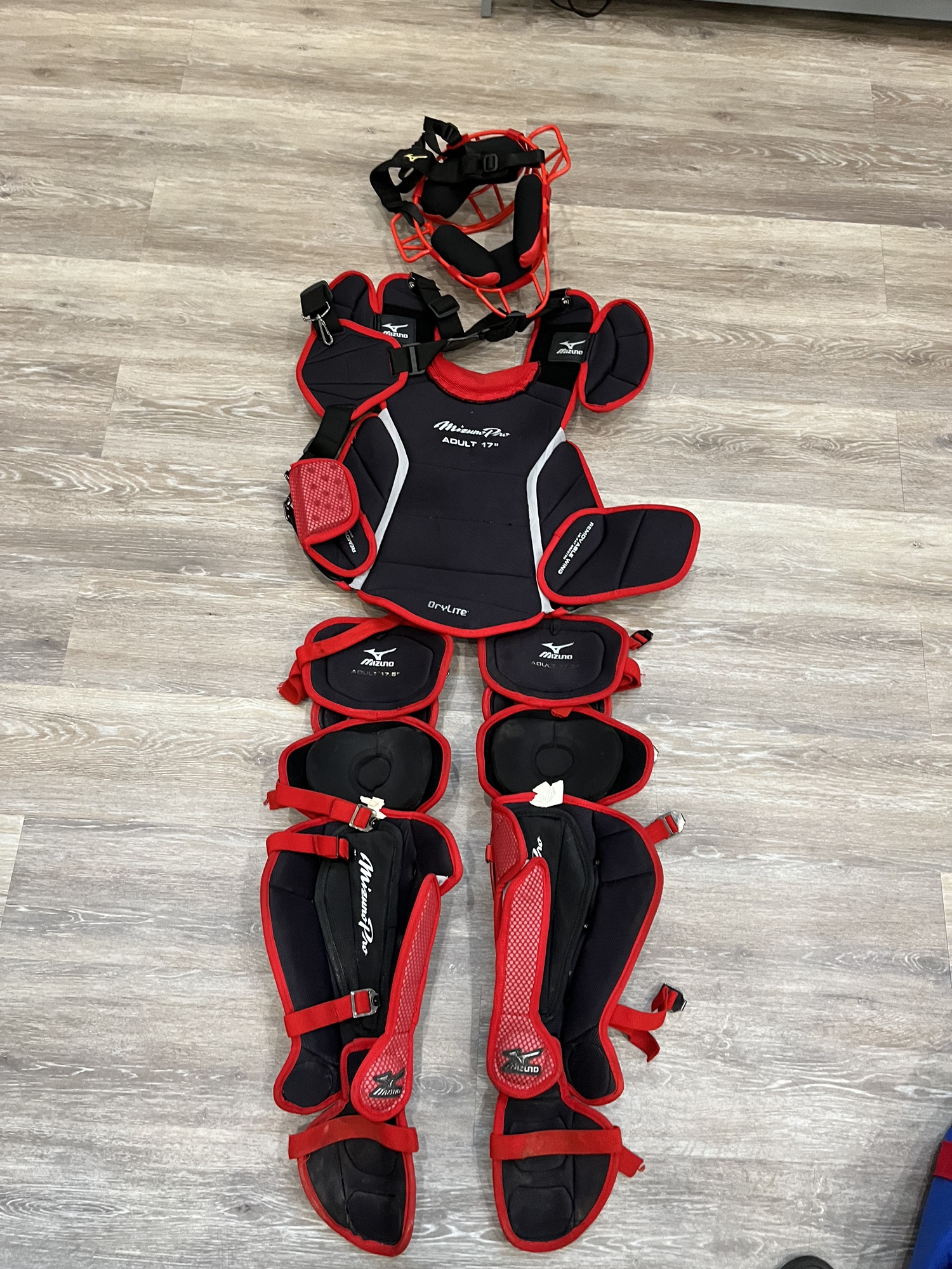Mizuno Pro Catchers Gear Set SidelineSwap