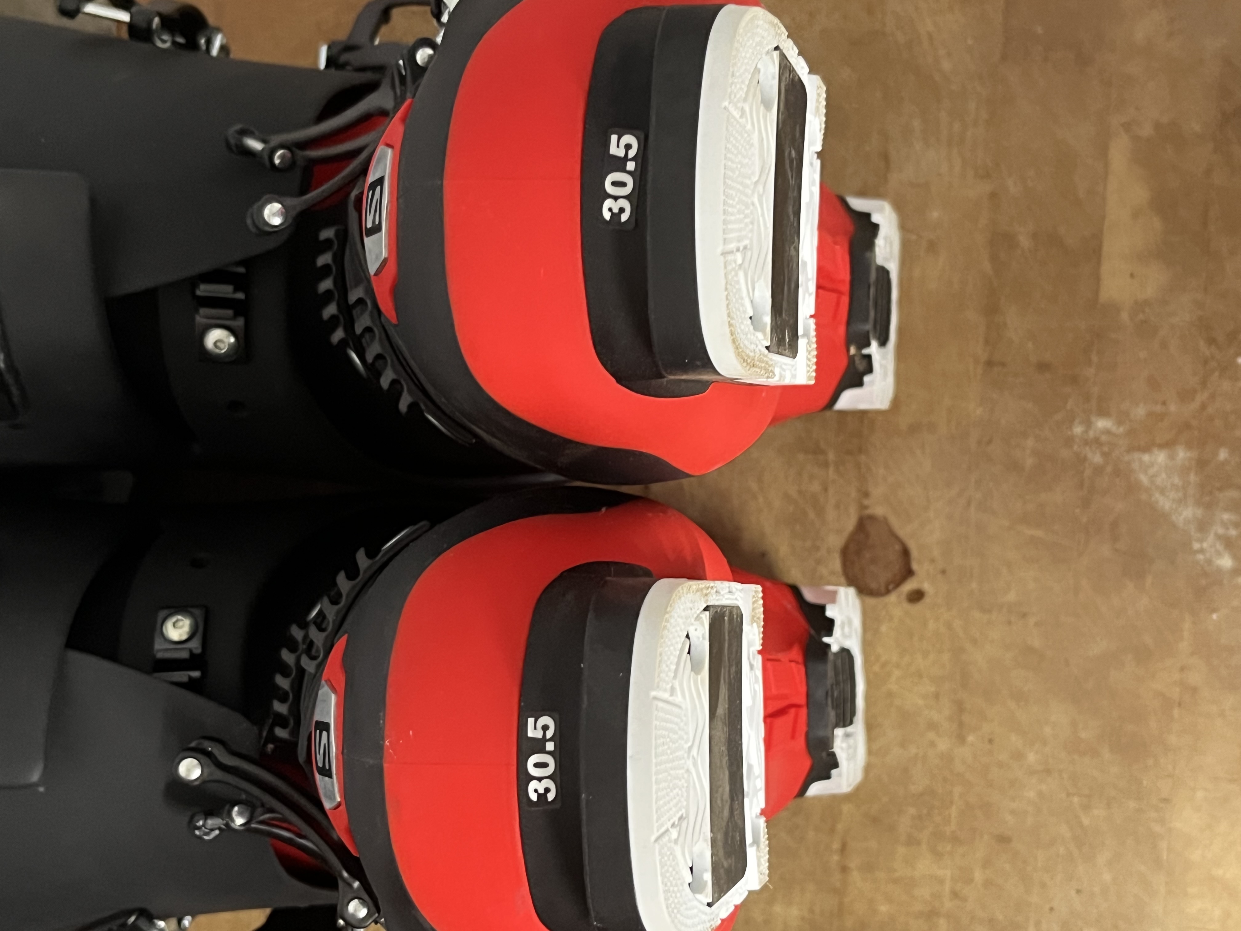 New Men's Salomon All Mountain XPro Ski Boots Soft Flex SidelineSwap