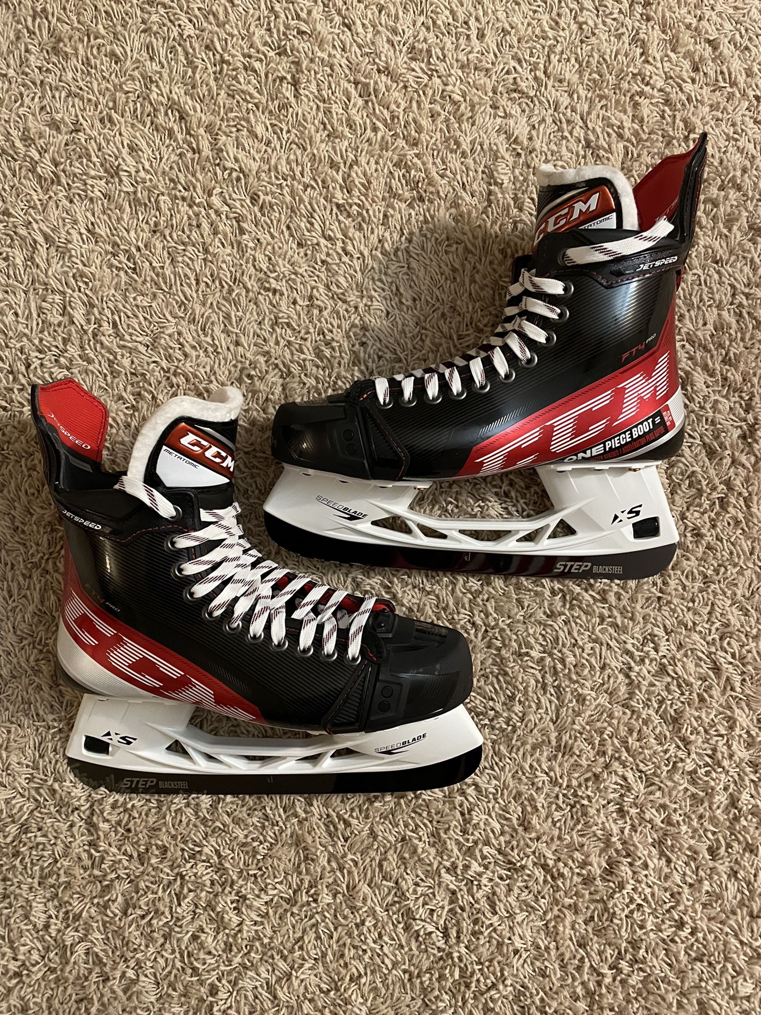 New CCM Regular Width Size 9 JetSpeed FT4 Pro Hockey Skates | SidelineSwap
