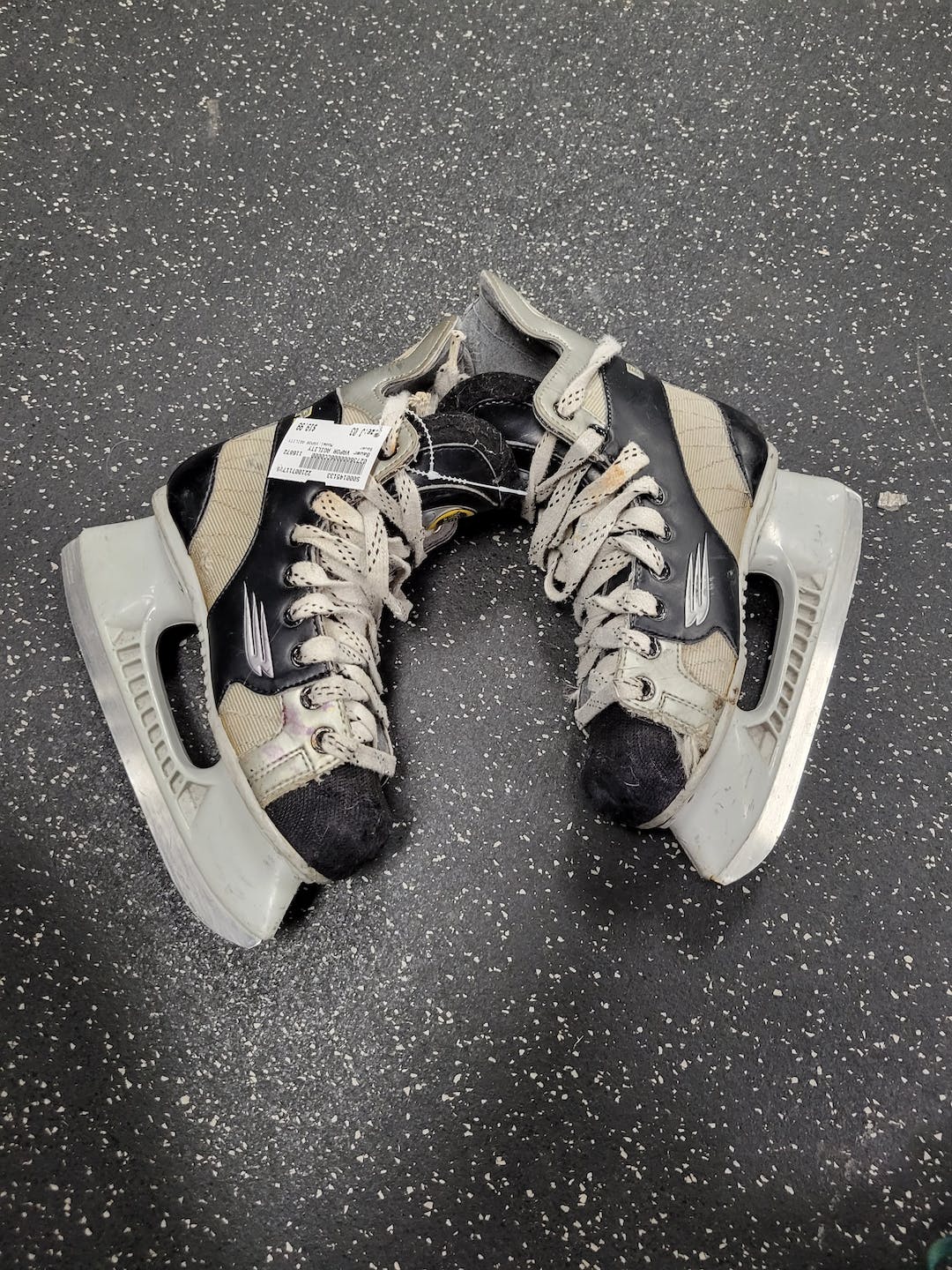 Used Bauer Vapor Agility Junior 03 Ice Hockey Skates SidelineSwap
