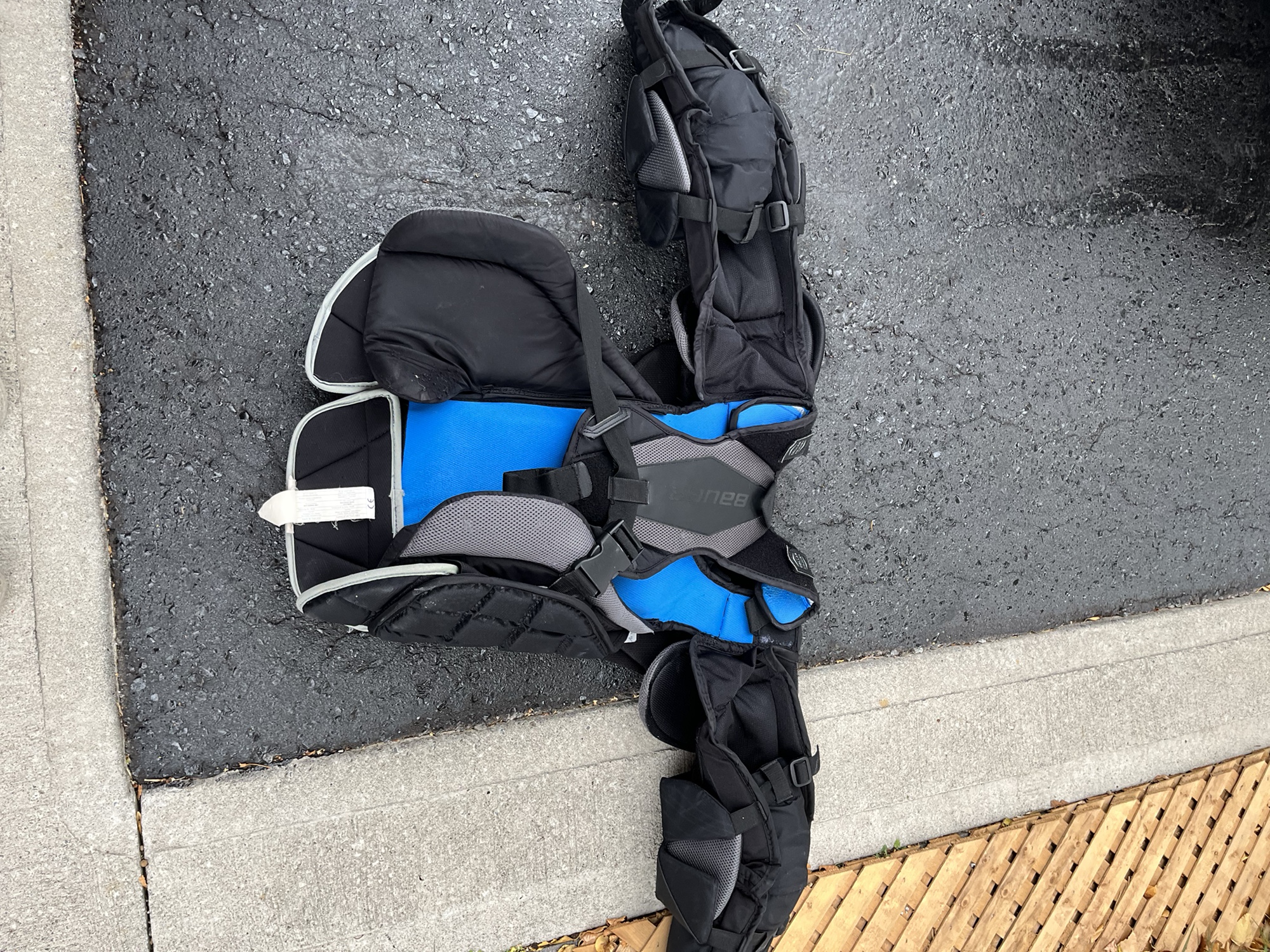 Intermediate Large Bauer Elite Goalie Chest Protector SidelineSwap