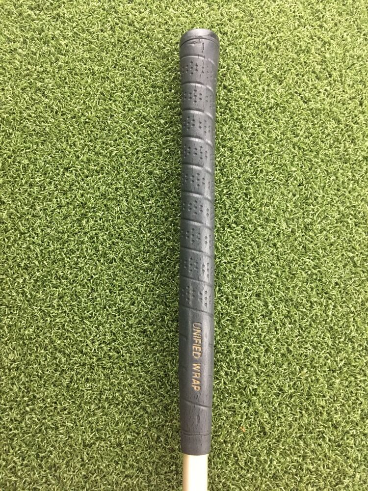 Lady XPC Plus Perimeter Pitching Wedge / RH / Ladies Graphite / Nice Grip/gw7511 SidelineSwap