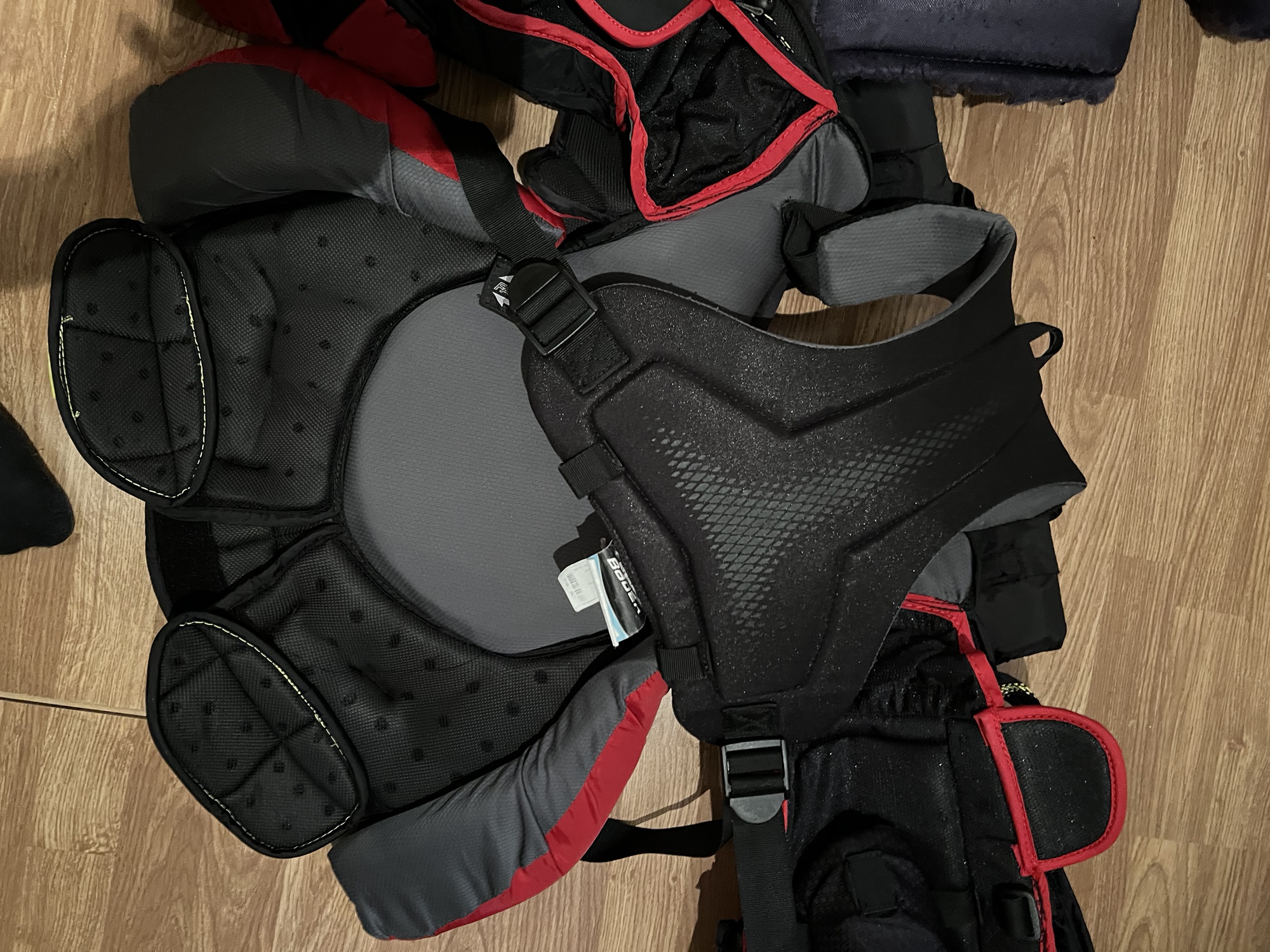 Used XL Bauer Pro Stock Vapor 2X Pro Goalie Chest Protector SidelineSwap