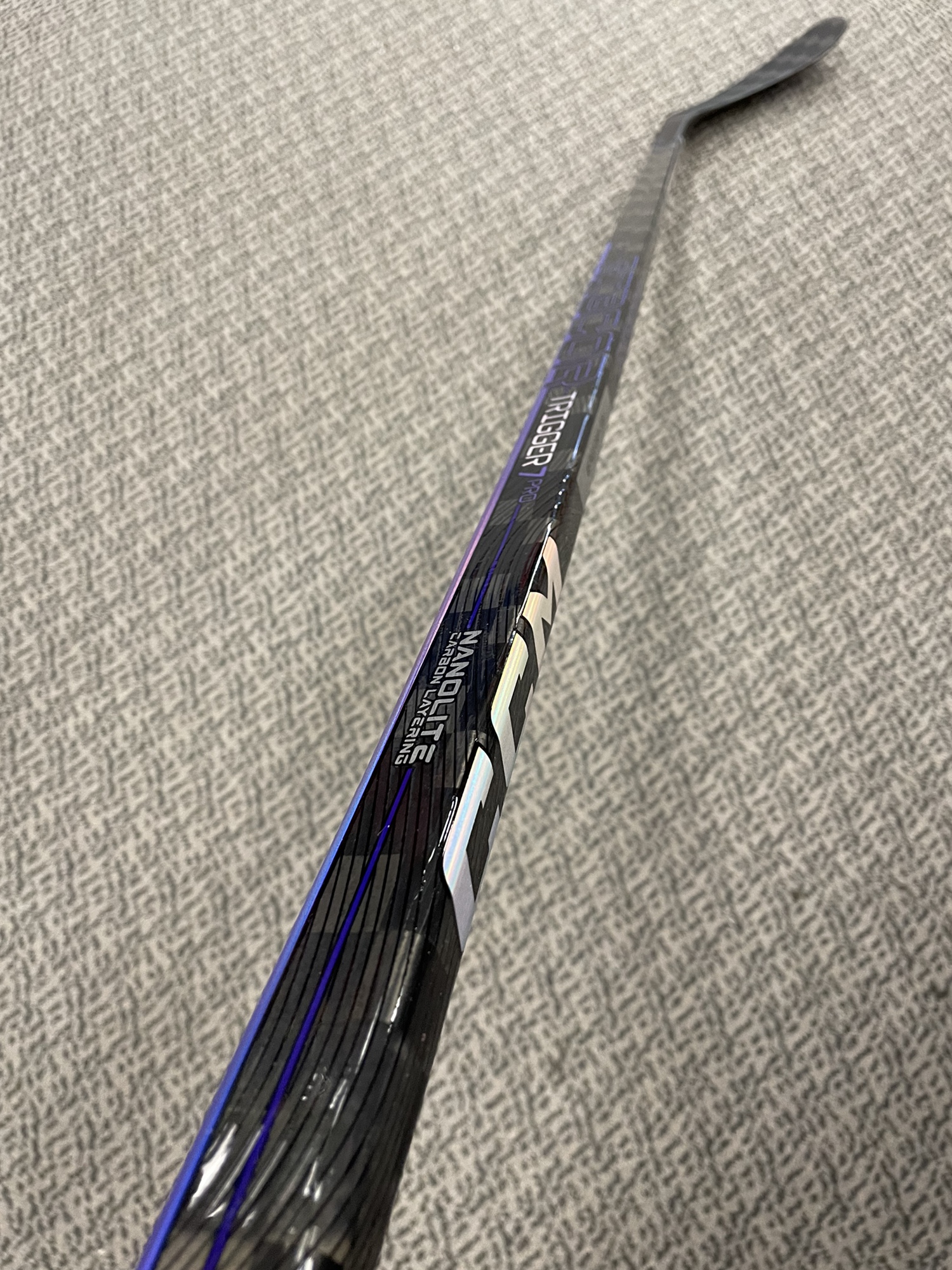 CCM Trigger 7 Pro 85 flex P28 curve right hand stick | SidelineSwap