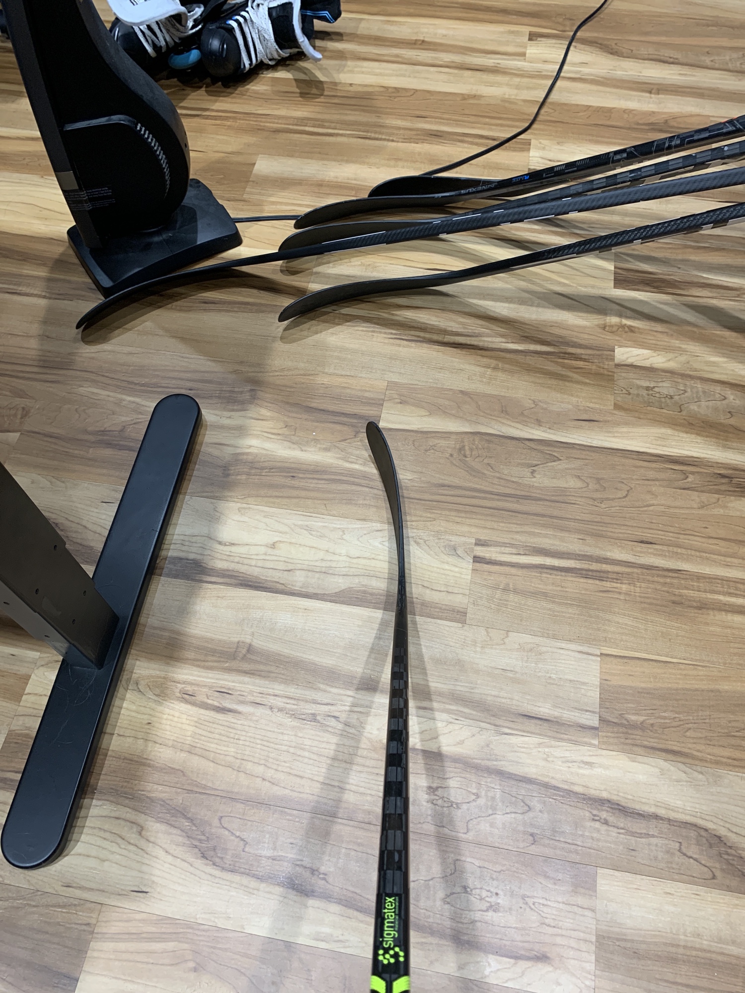 Intermediate Right Handed P28 Super Tacks AS3 Pro Hockey Stick