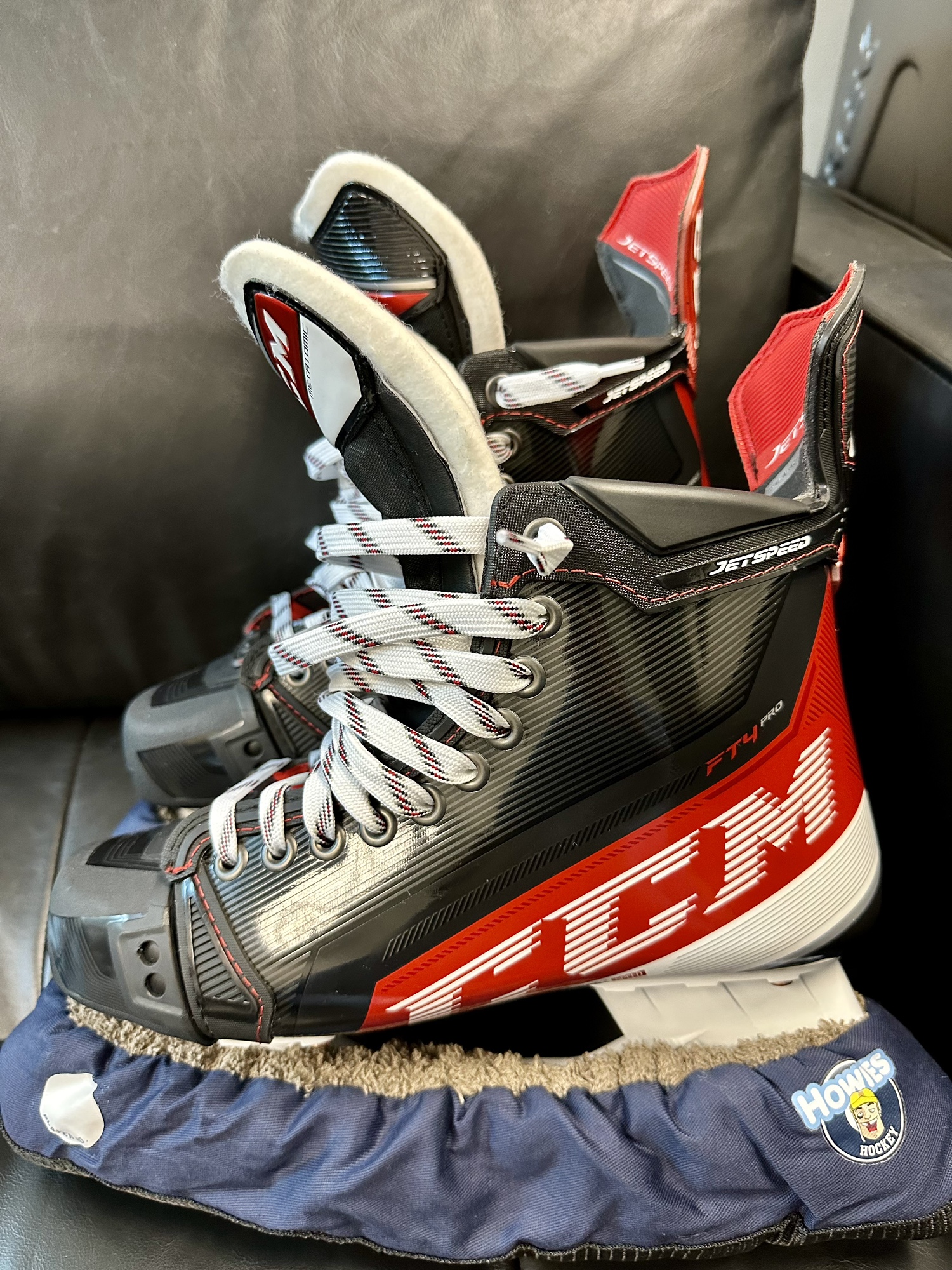New CCM JetSpeed FT4 Pro Ice Hockey Skates Size 8 Wide | SidelineSwap