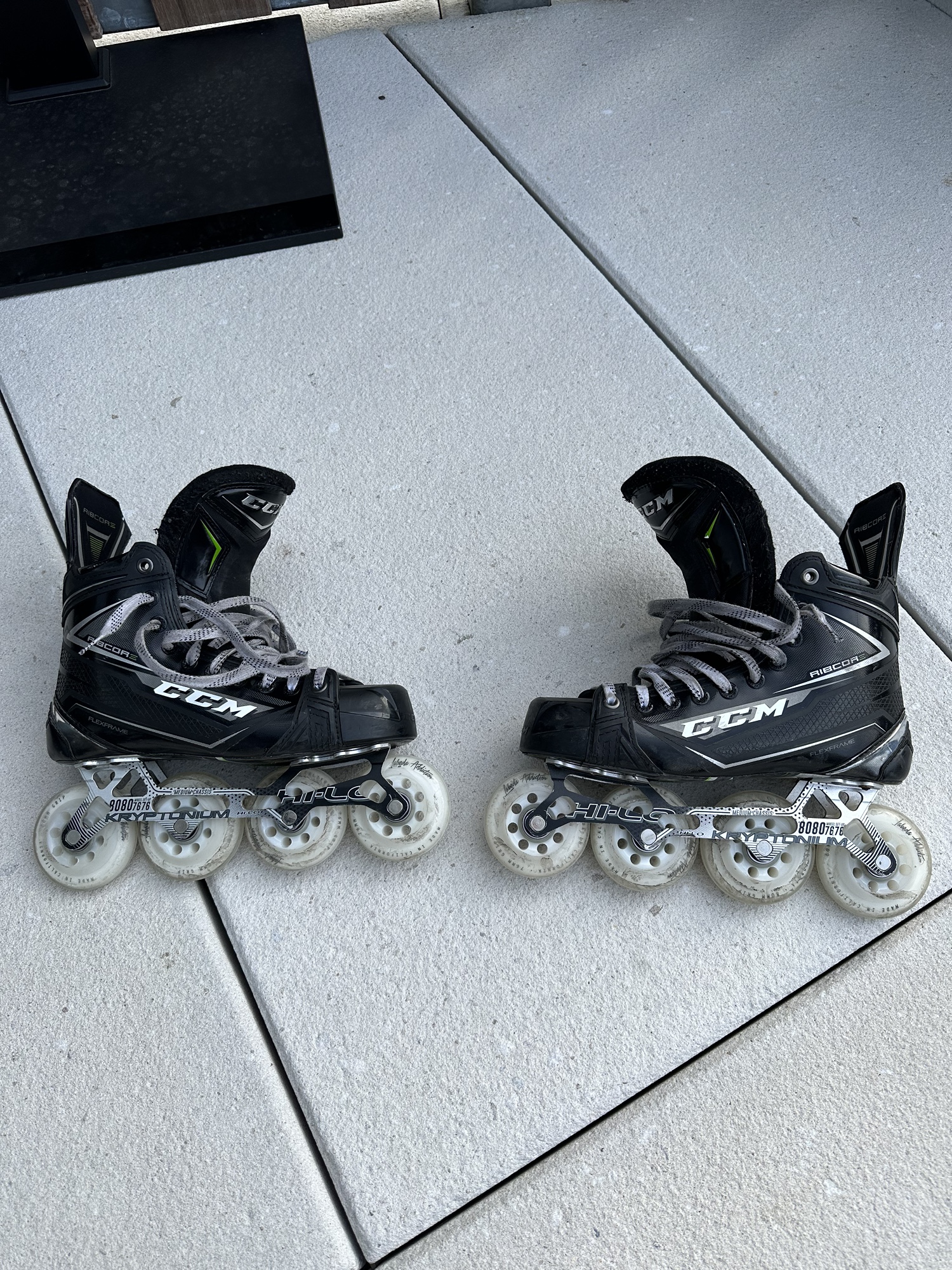Senior CCM Inline Skates Regular Width Size 7 kryptonium + Addiction SidelineSwap