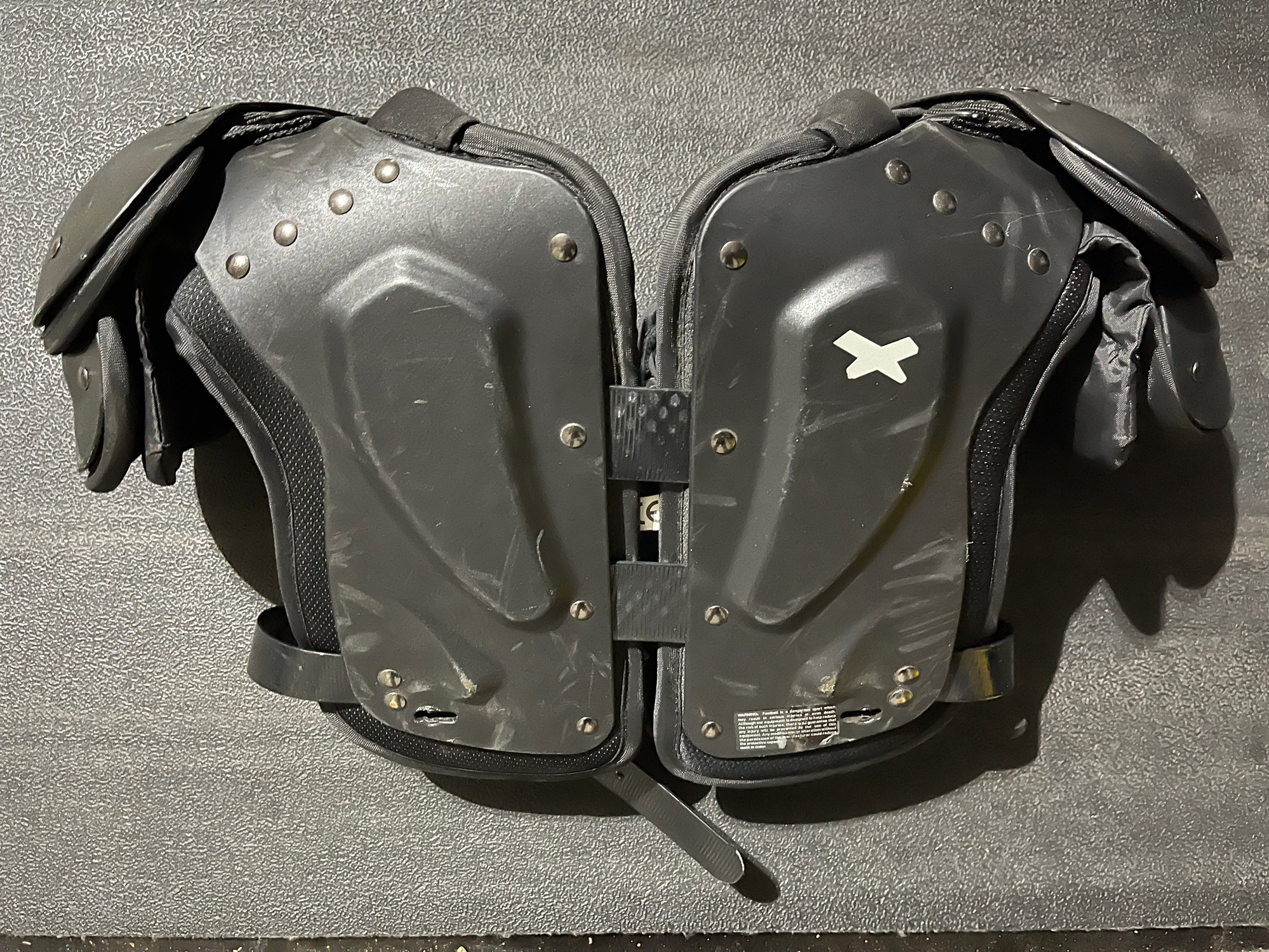Youth Xenith Flyte Shoulder Pads SidelineSwap