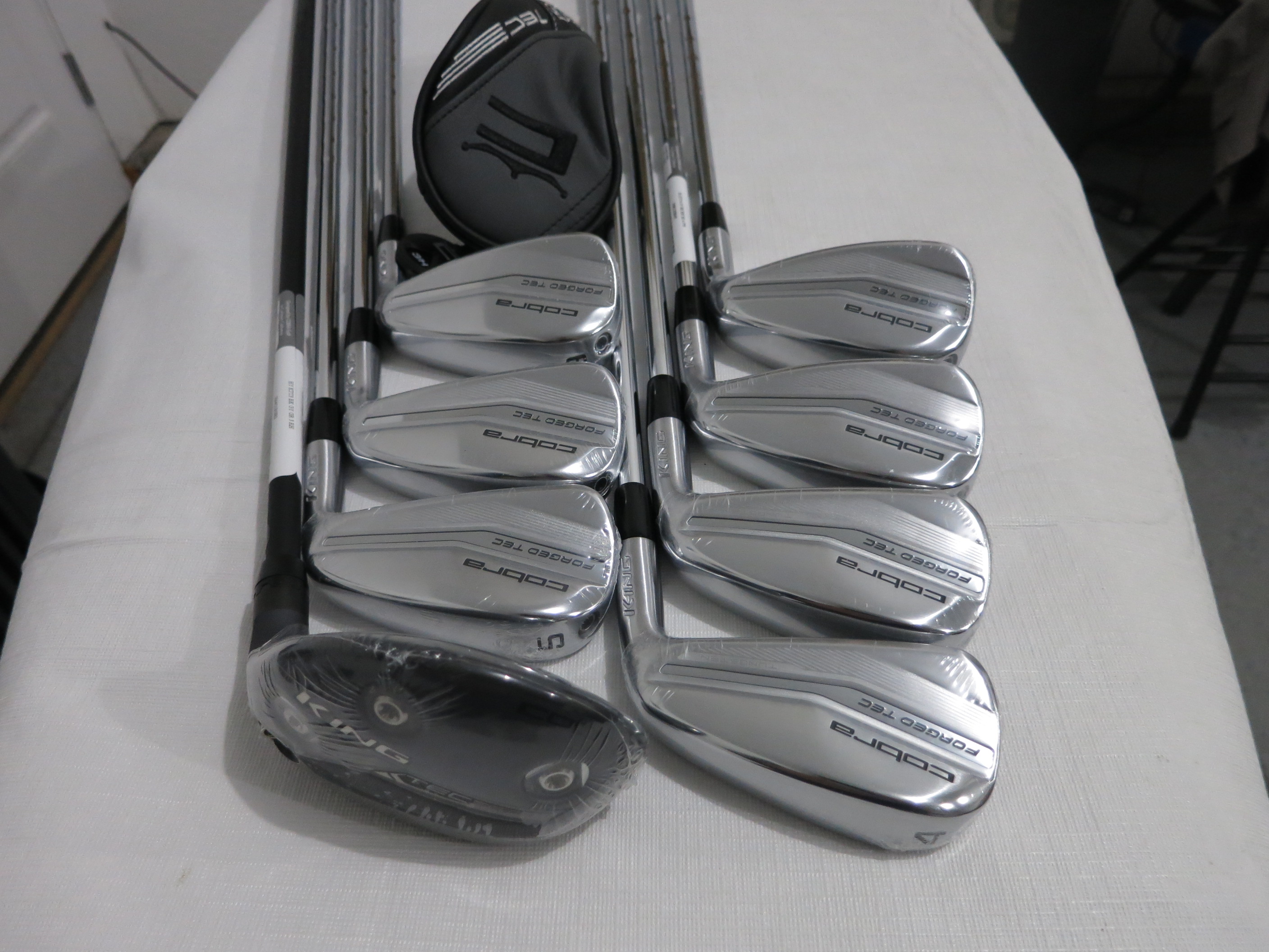 Cobra 2022 King TEC Iron Set 3H, 4PW Taper Lite Regular
