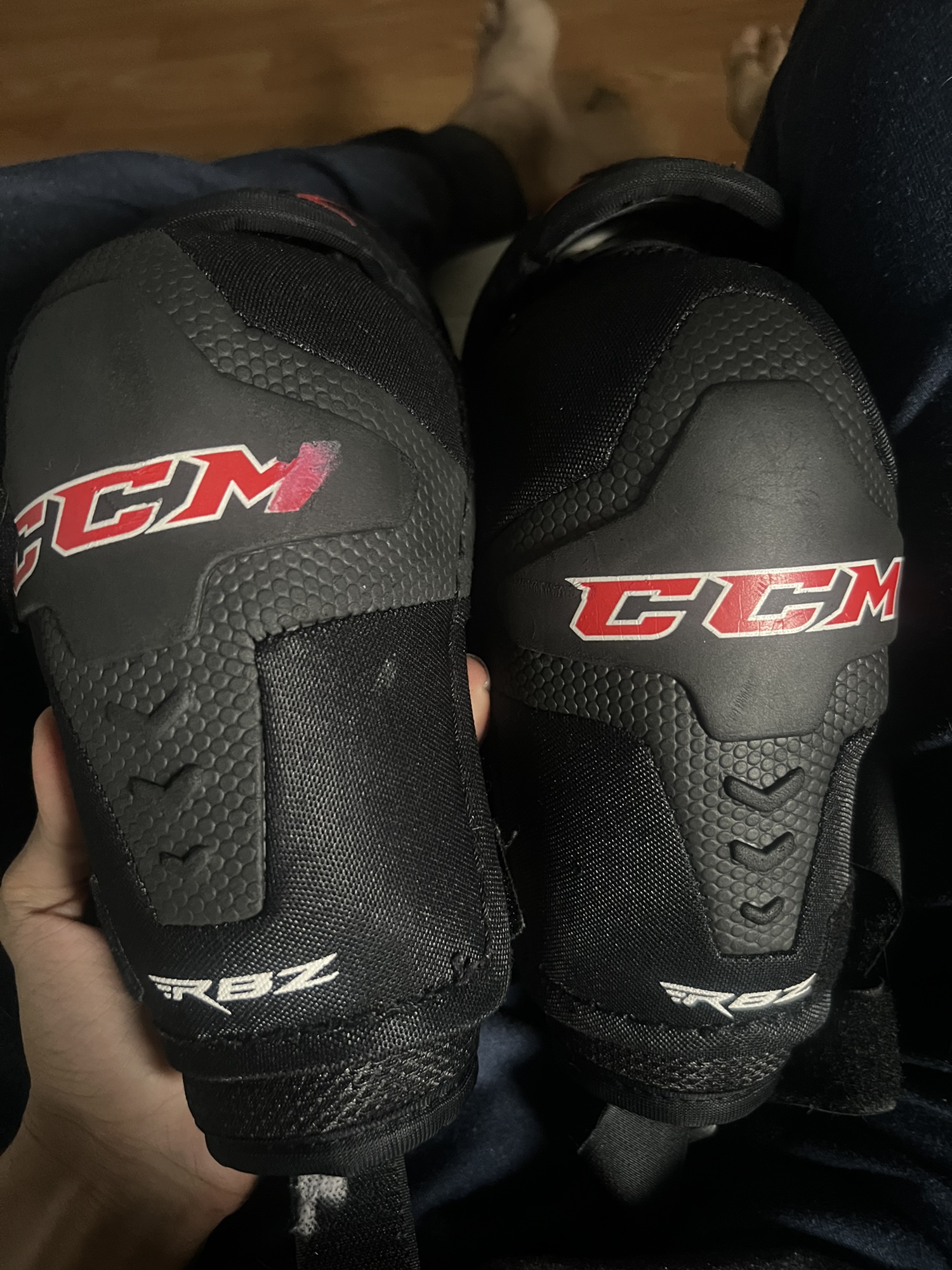 Used Medium CCM RBZ 130 Elbow Pads SidelineSwap