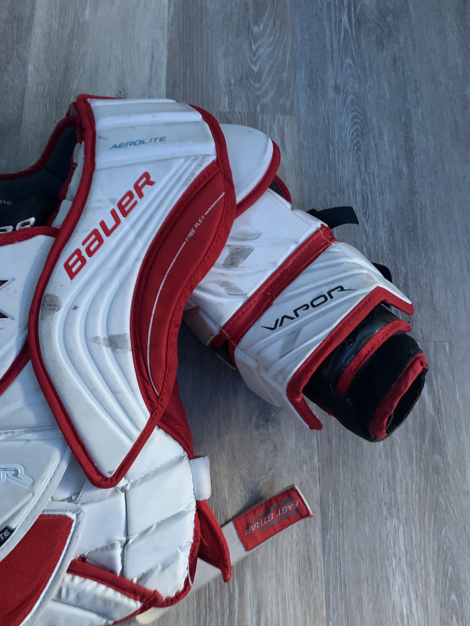 Used Small Bauer Vapor 1X Goalie Chest Protector SidelineSwap