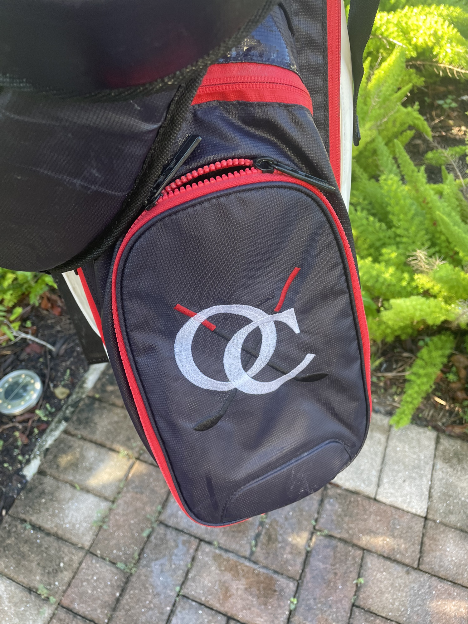 Titleist golf bag with shoulder strap SidelineSwap