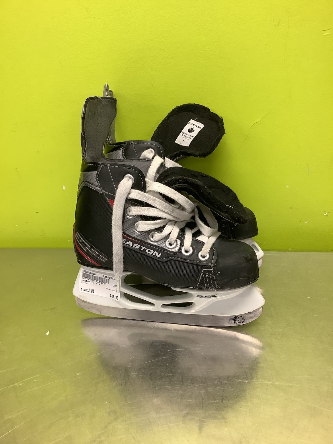 Used Easton Eq 9.9 Junior 01 Ice Hockey Skates SidelineSwap