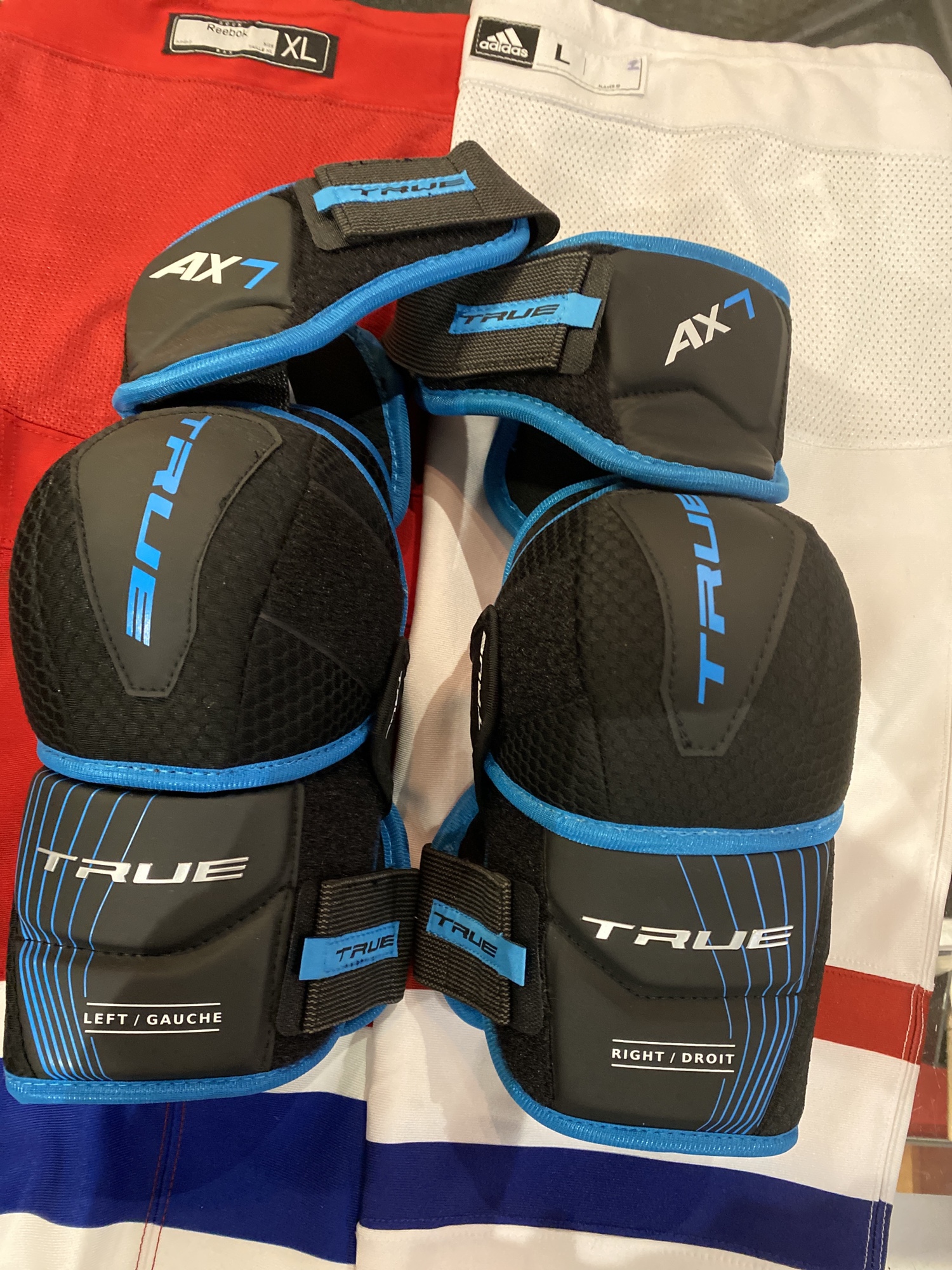 AX7, True elbow pads SidelineSwap