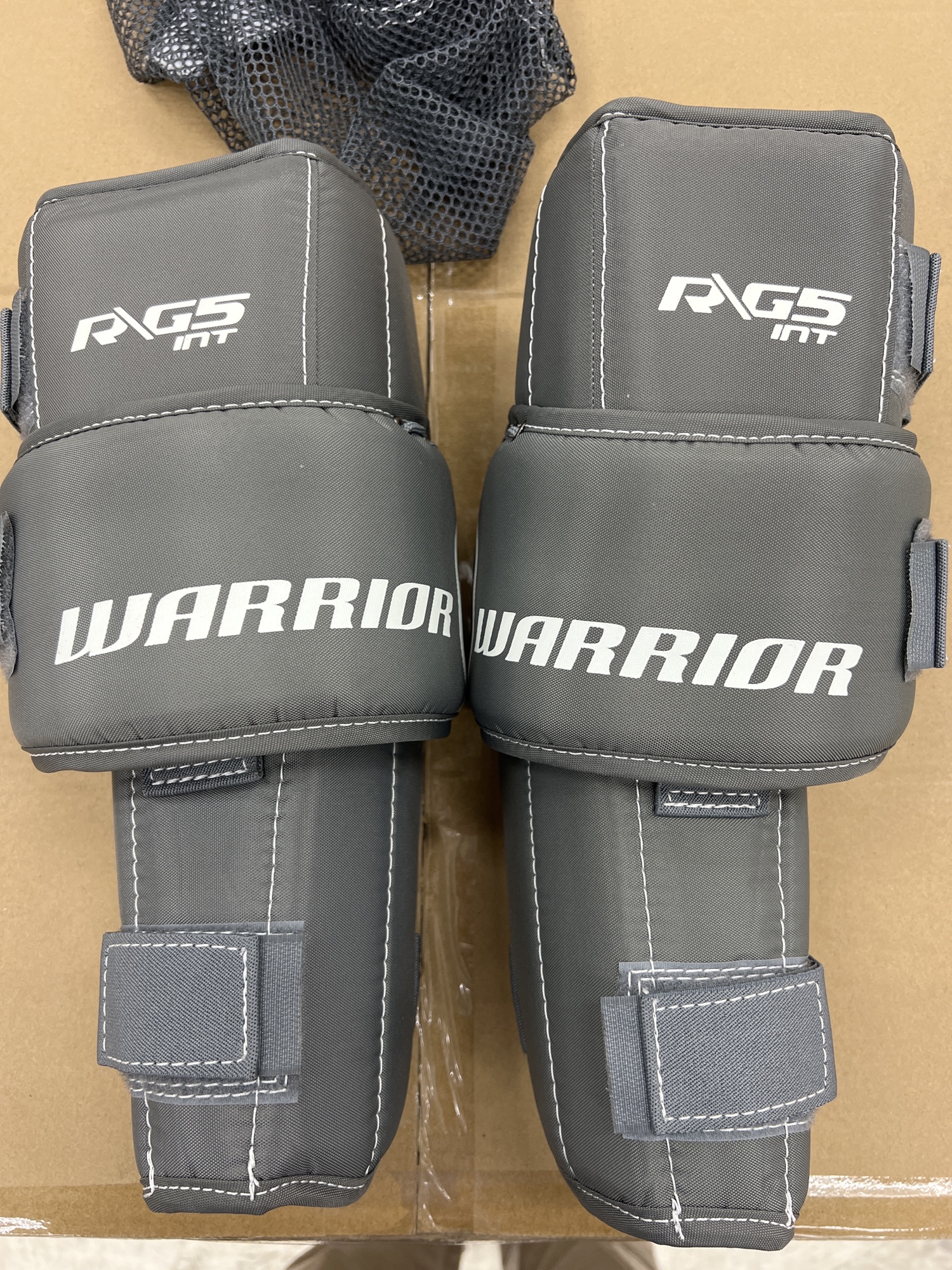 Warrior RG5 Int Knee Pads | SidelineSwap