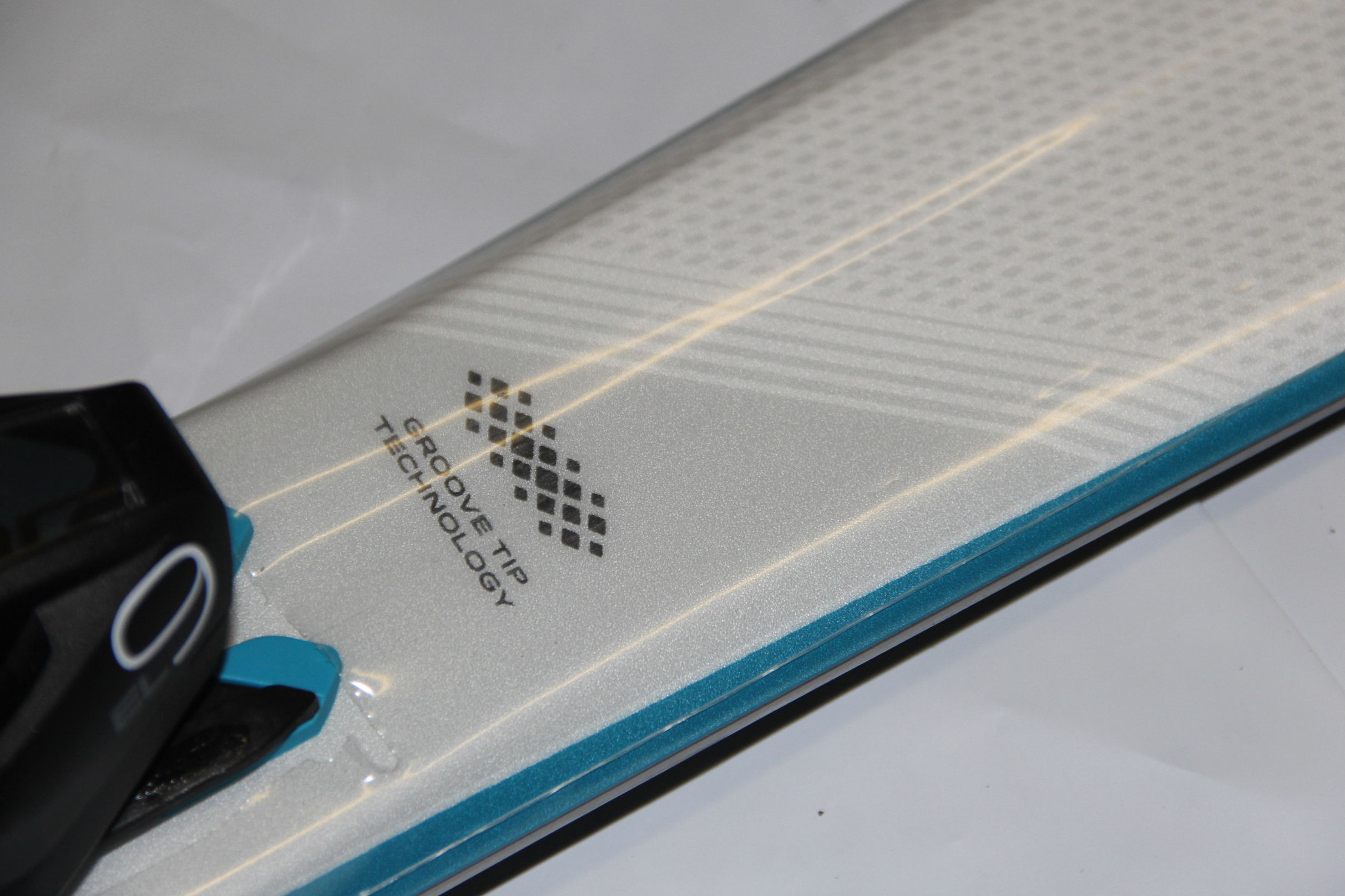 NEW 2023 Elan skis Snow White Skis women's + EL9.0 Bindings size