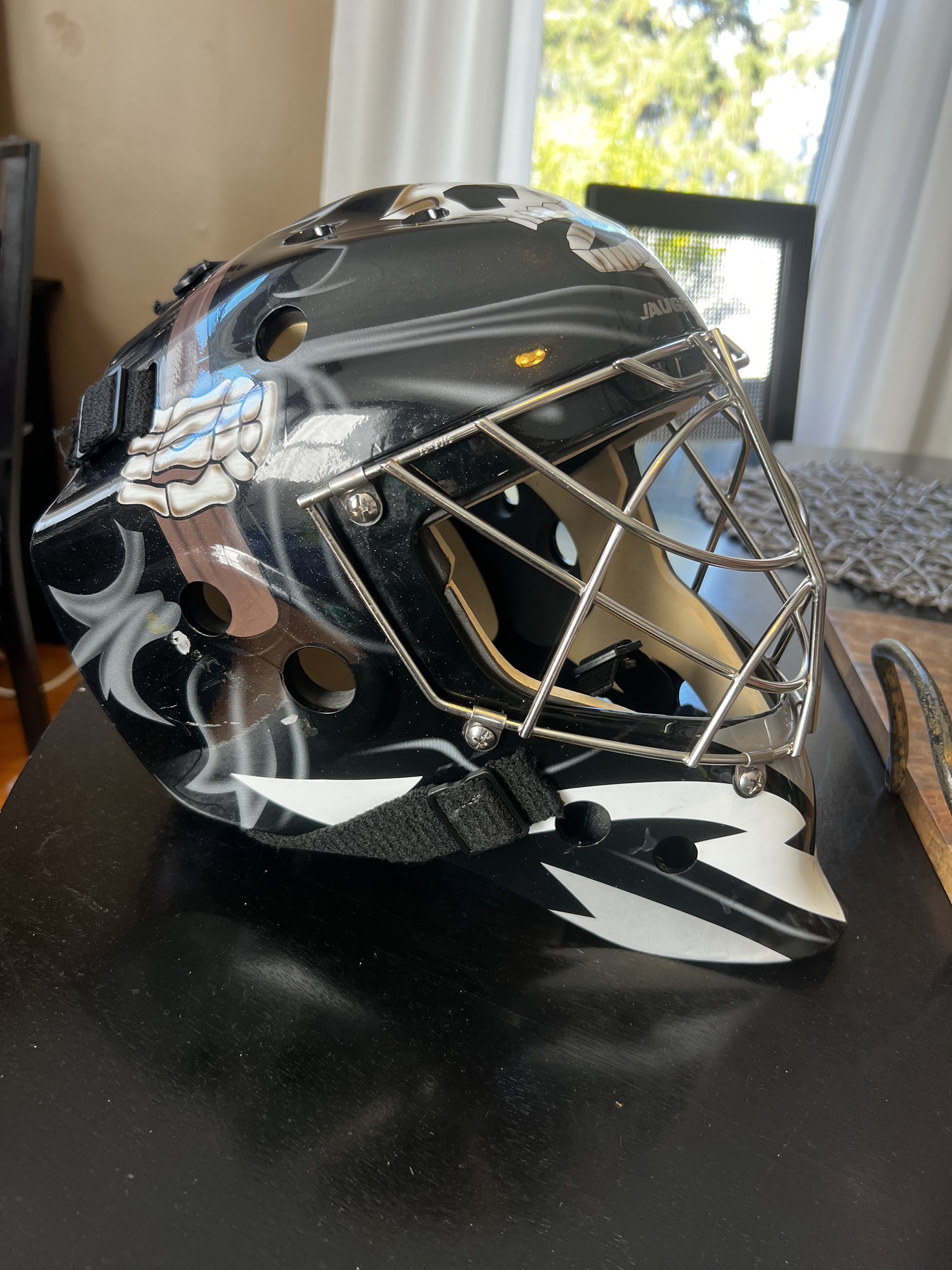 Vaughn 7700 Cat Eye Goalie Mask SidelineSwap