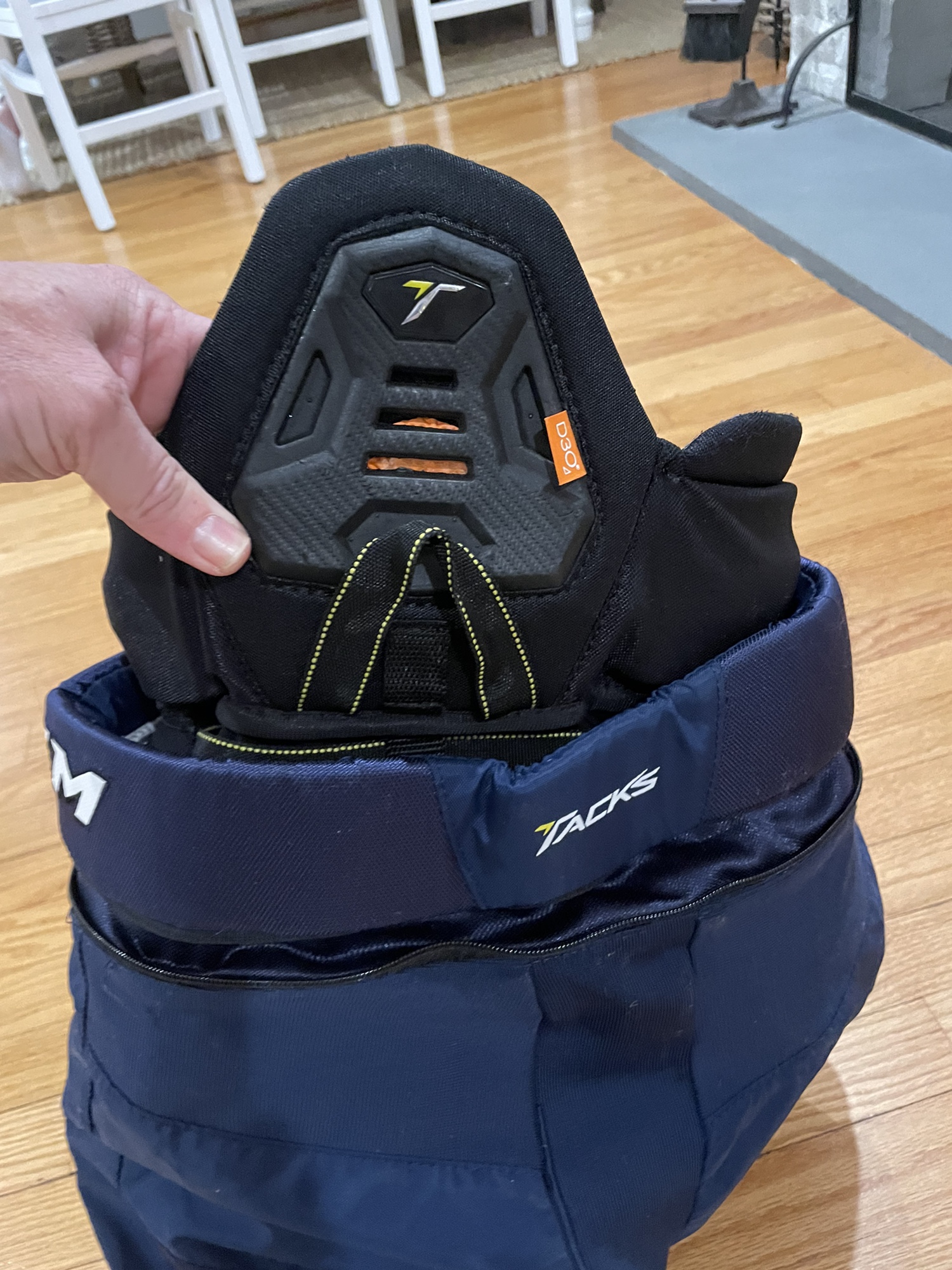 Used Junior XL CCM Tacks 7092 Girdle and Navy Shell SidelineSwap