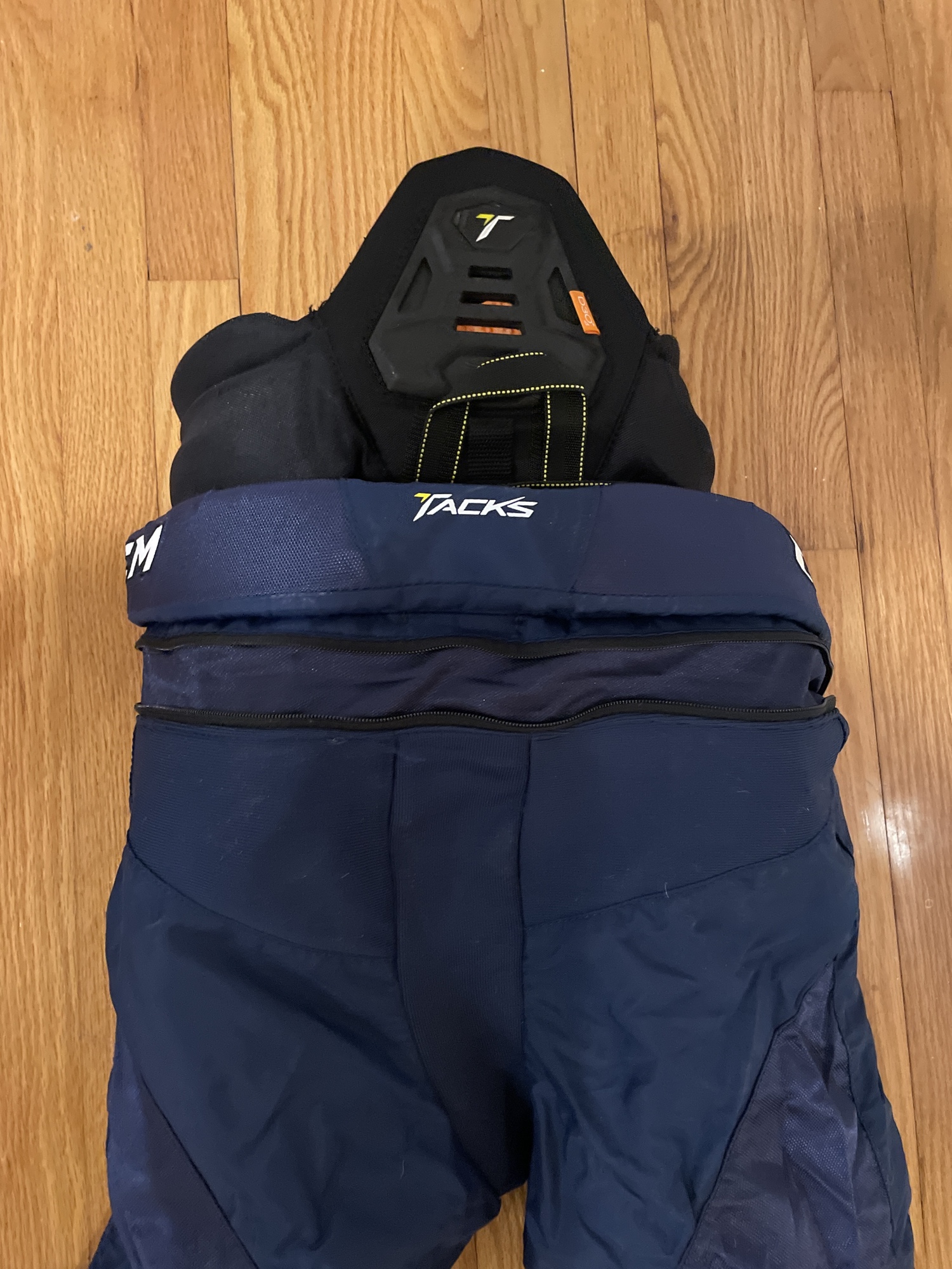 Used Junior XL CCM Tacks 7092 Girdle Navy Shell SidelineSwap