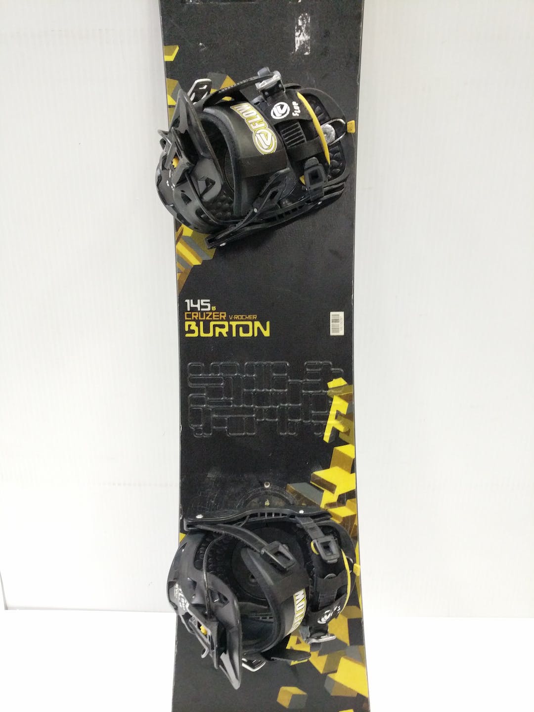 Used Burton Cruzer W Med Flow Bindings 145 Cm Mens Snowboard Combo