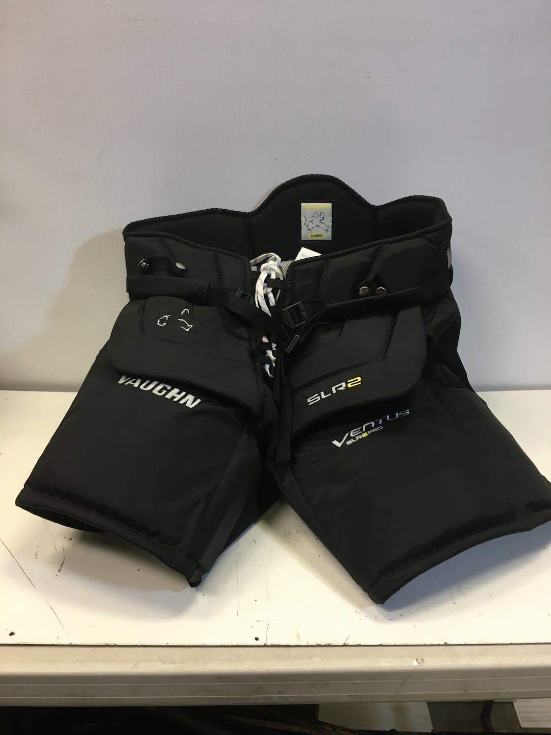 Used Vaughn Ventus Slr2 Pro Lg Ice Hockey Goalie Ice Hockey Goalie