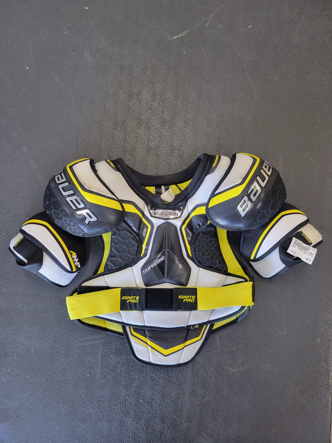 Used Bauer Supreme Ignite Pro Lg Hockey Shoulder Pads SidelineSwap