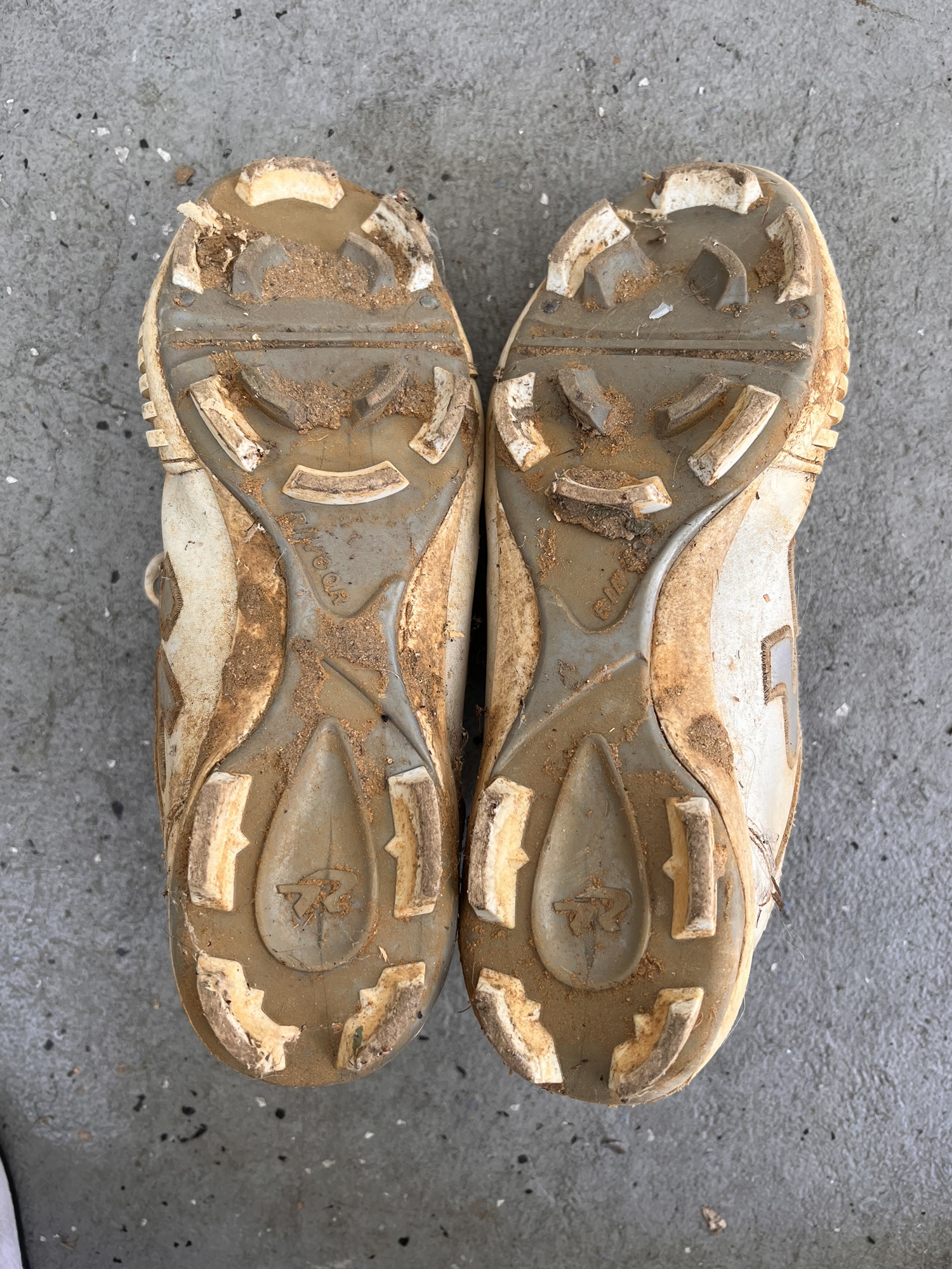 ringor cleats metal