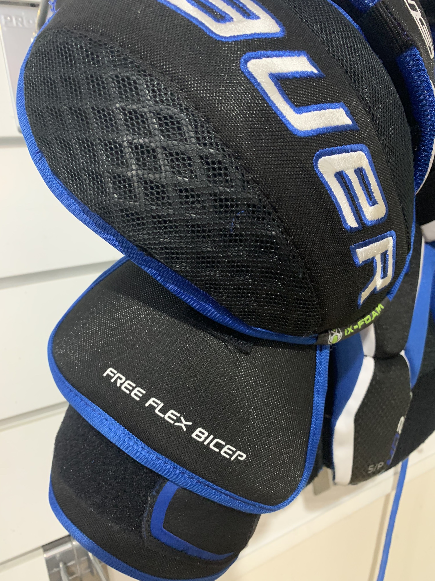 Senior Small Bauer Nexus 2N Shoulder Pads SidelineSwap