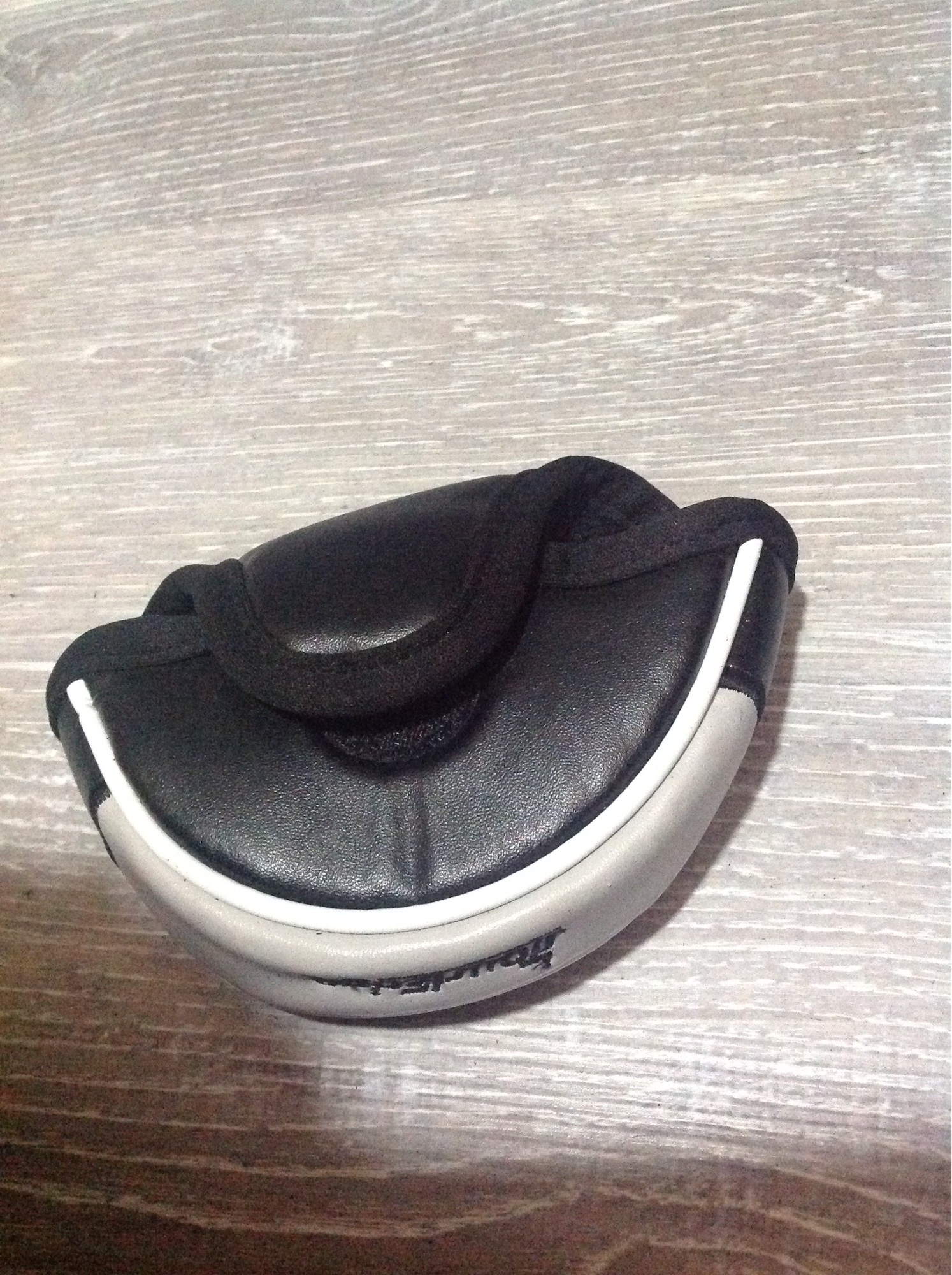 golf club head cover Tour Edge Chipper SidelineSwap