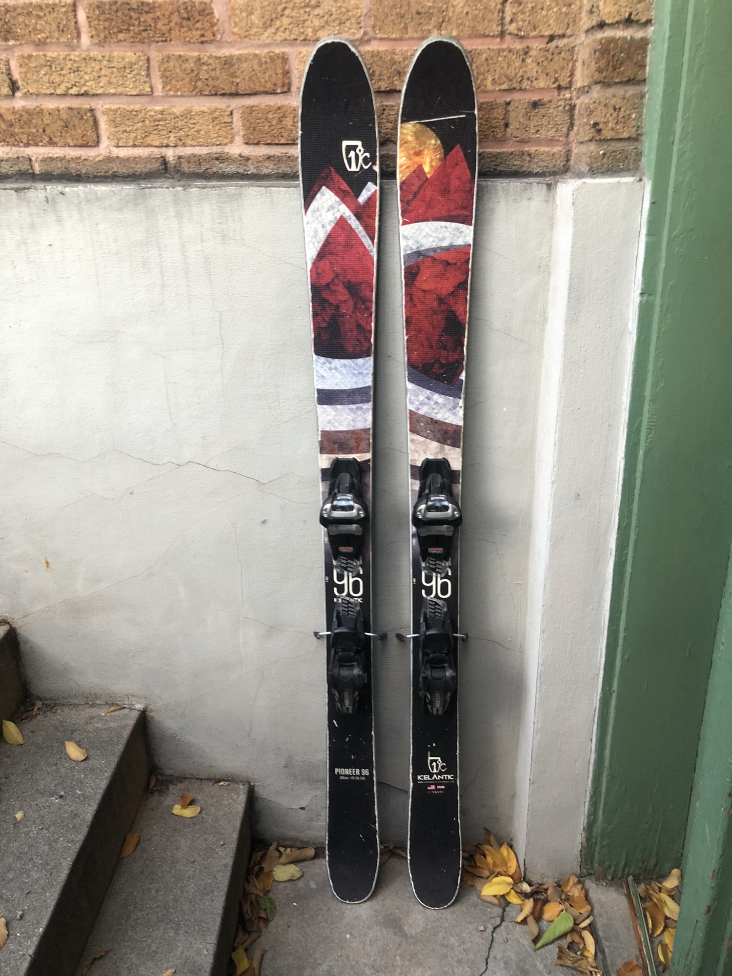 Icelantic Pioneer 96 166cm with Adjustable Marker Griffon Gripwalk