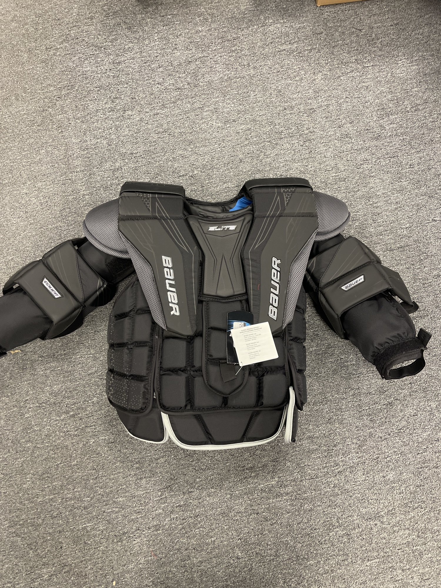 New Intermediate Large Bauer Elite Goalie Chest Protector SidelineSwap