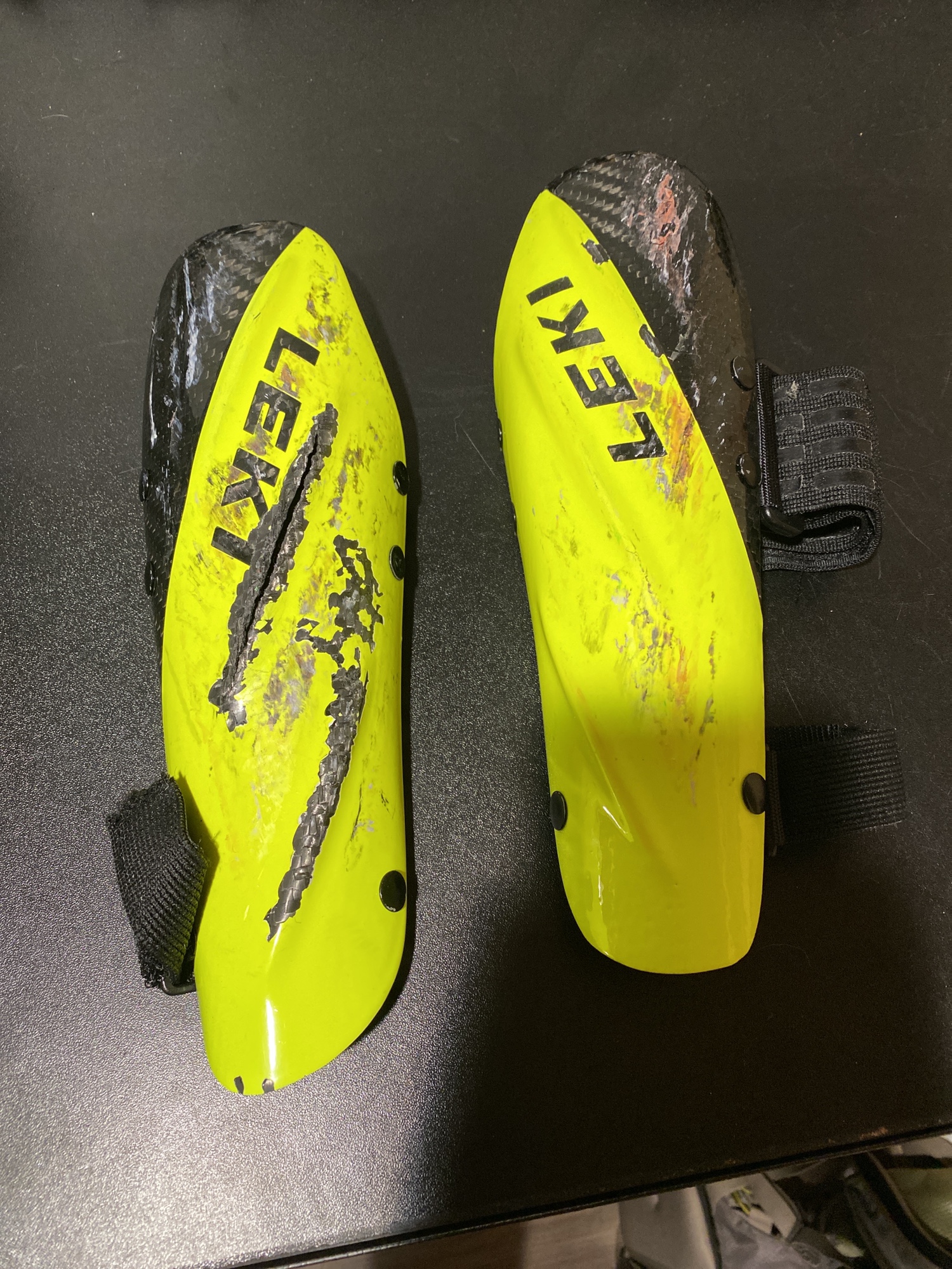 used-carbon-leki-arm-guards-sidelineswap