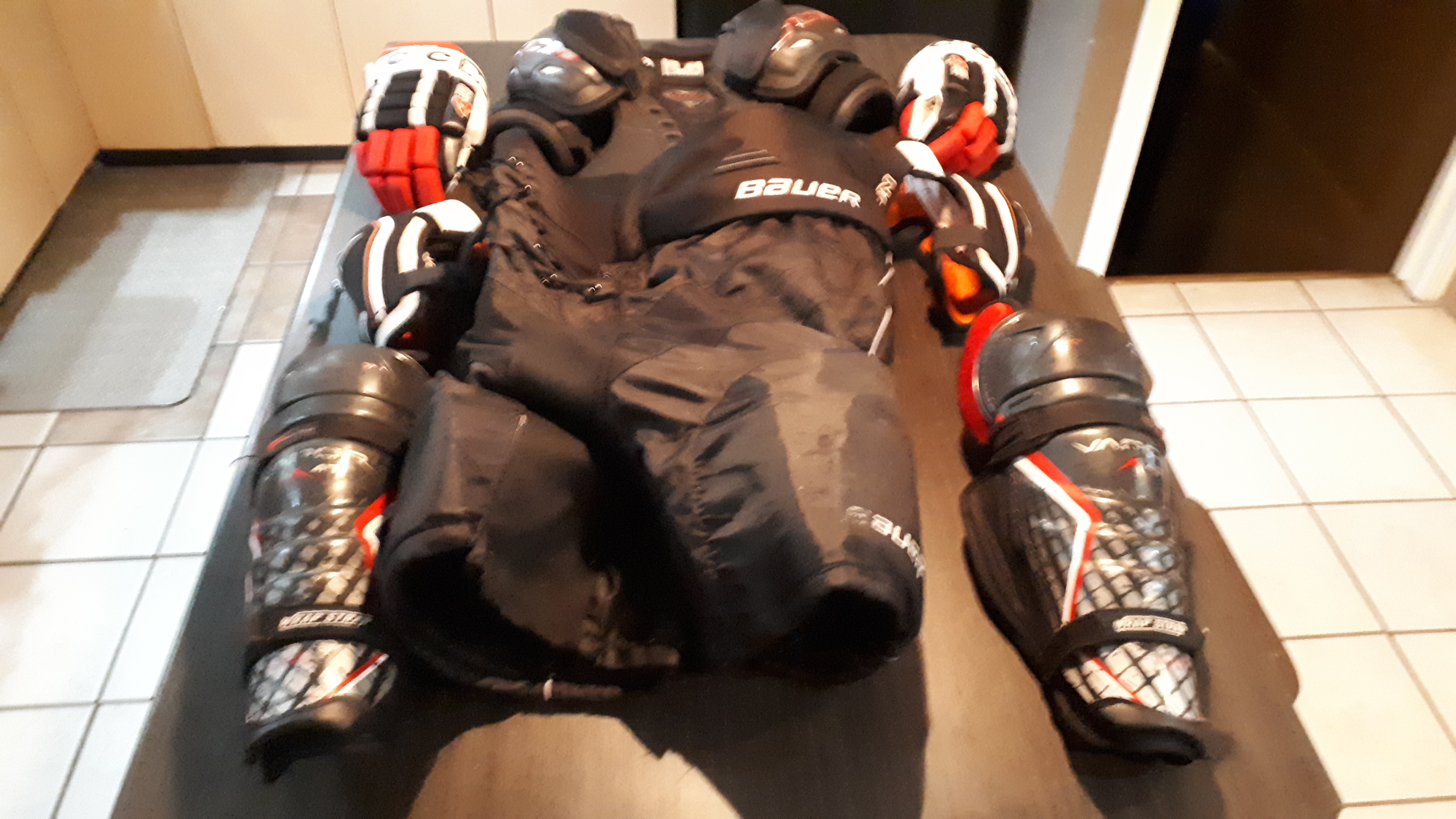 BAUER/CCM FULL SET Senior Small complete Hockey Equipment Starter set