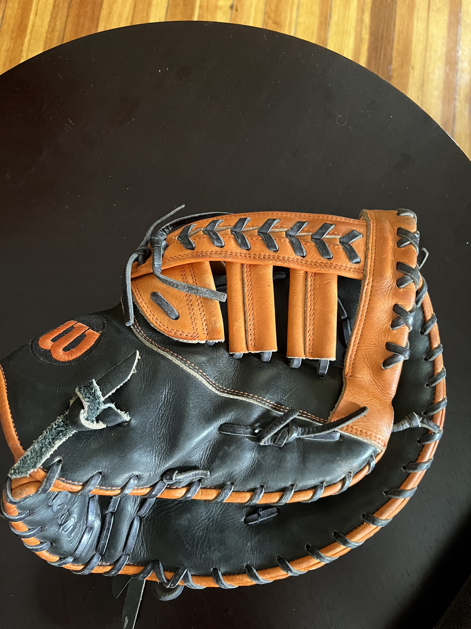 Wilson A2000 First base glove SidelineSwap